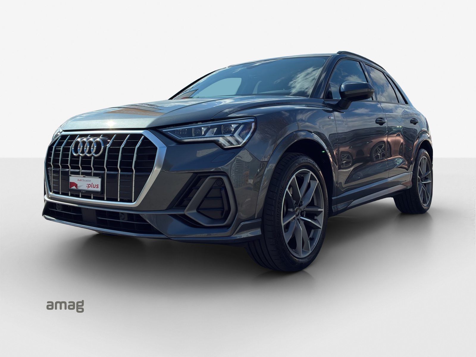 AUDI Q3 40 TDI S line Attraction
