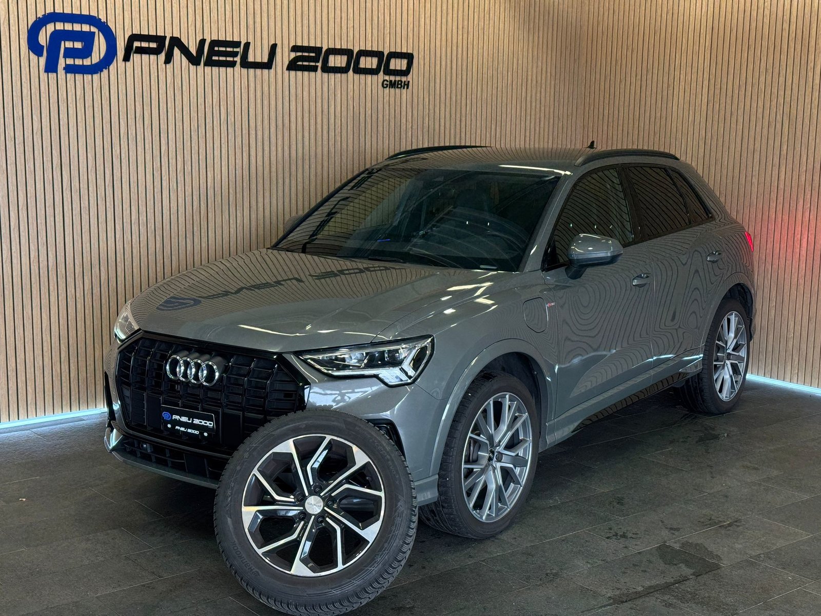AUDI Q3 45 TFSI e S line Attraction S-tronic