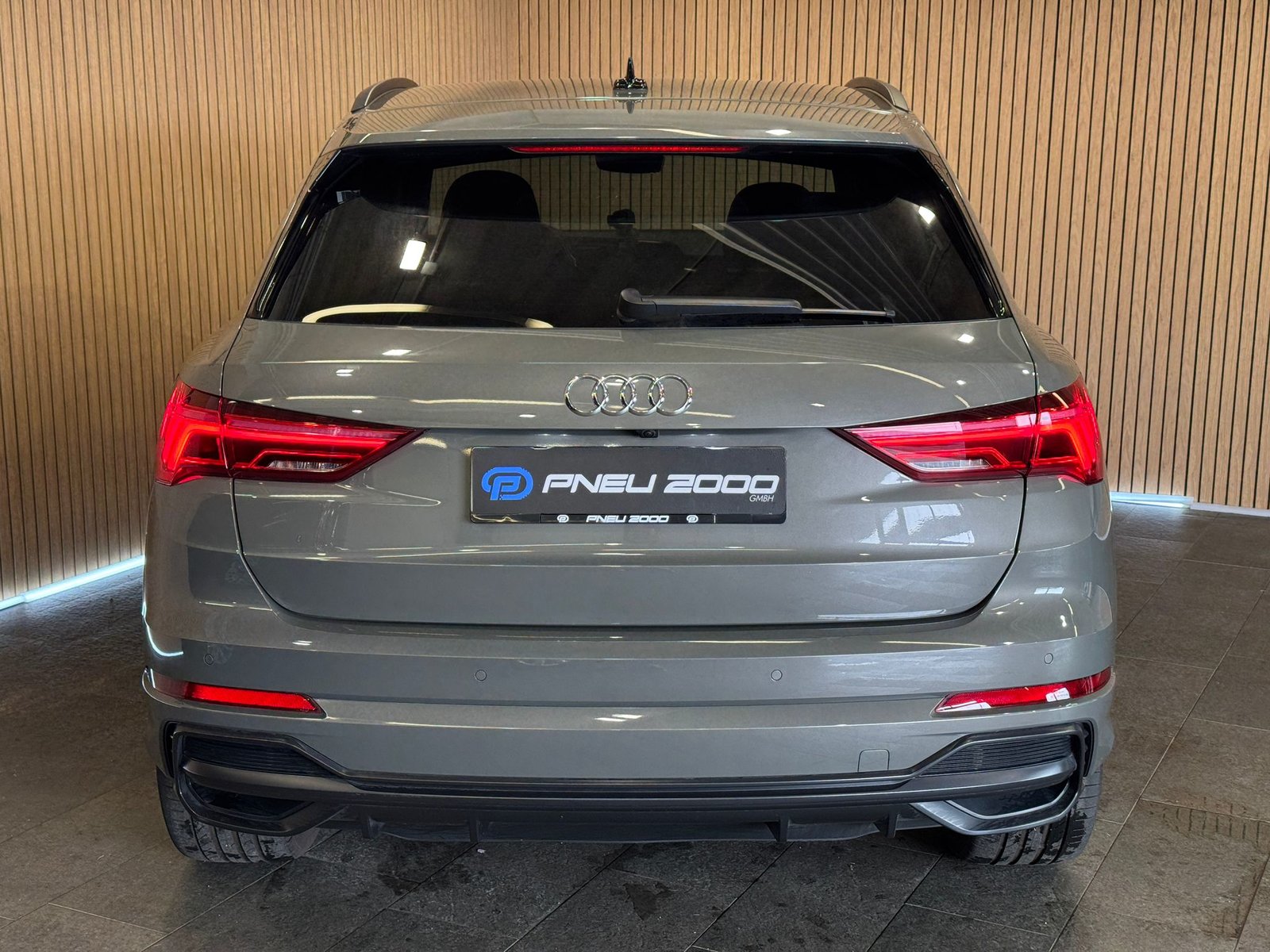 AUDI Q3 45 TFSI e S line Attraction S-tronic, Plug-in-Hybrid Benzin/Elektro, Occasion / Gebraucht, Automatik - 7