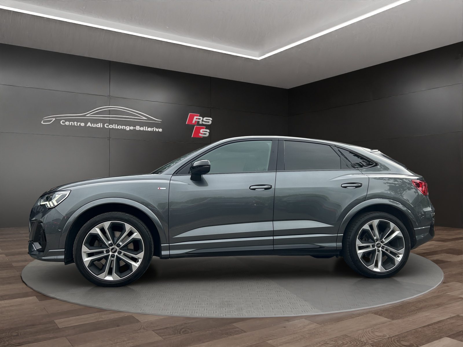 AUDI Q3 Sportback 45 TFSI S line, Petrol, Second hand / Used, Automatic - 3