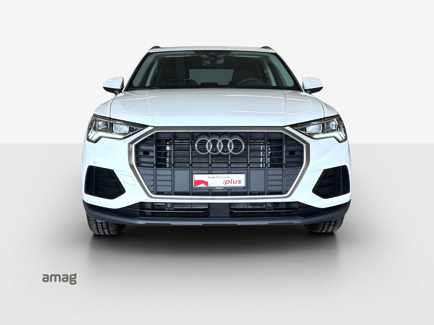 AUDI Q3 35 TFSI Attraction, Petrol, Second hand / Used, Automatic - 7