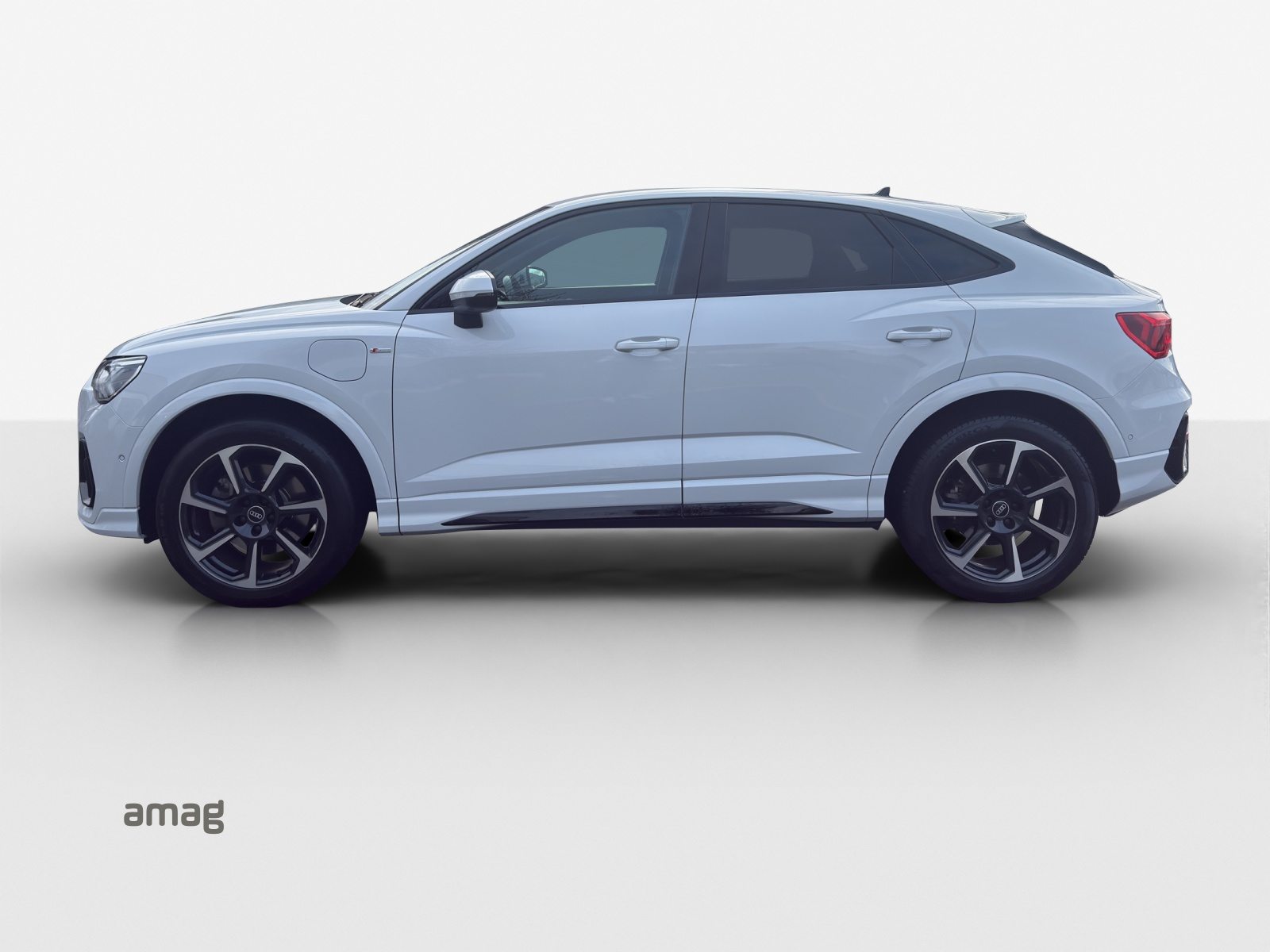 AUDI Q3 Sportback 45 TFSI e S line Attraction, Full-Hybrid Petrol/Electric, Second hand / Used, Automatic - 2