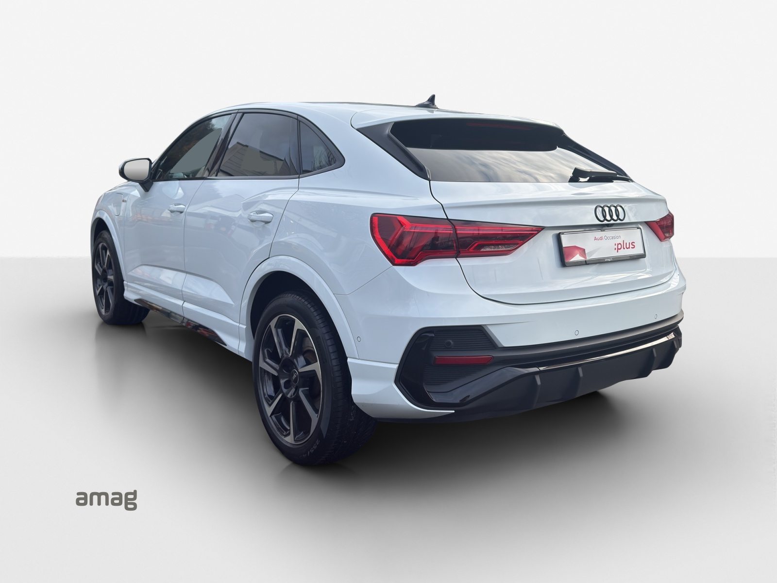 AUDI Q3 Sportback 45 TFSI e S line Attraction, Full-Hybrid Petrol/Electric, Second hand / Used, Automatic - 3