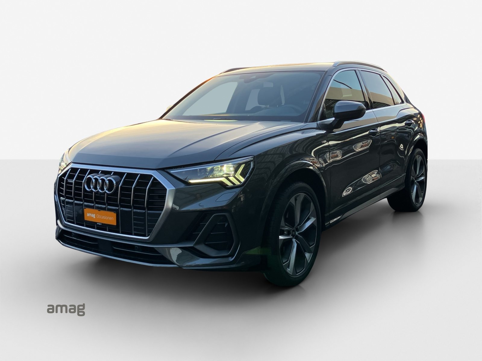 AUDI Q3 35 TDI S line Attraction