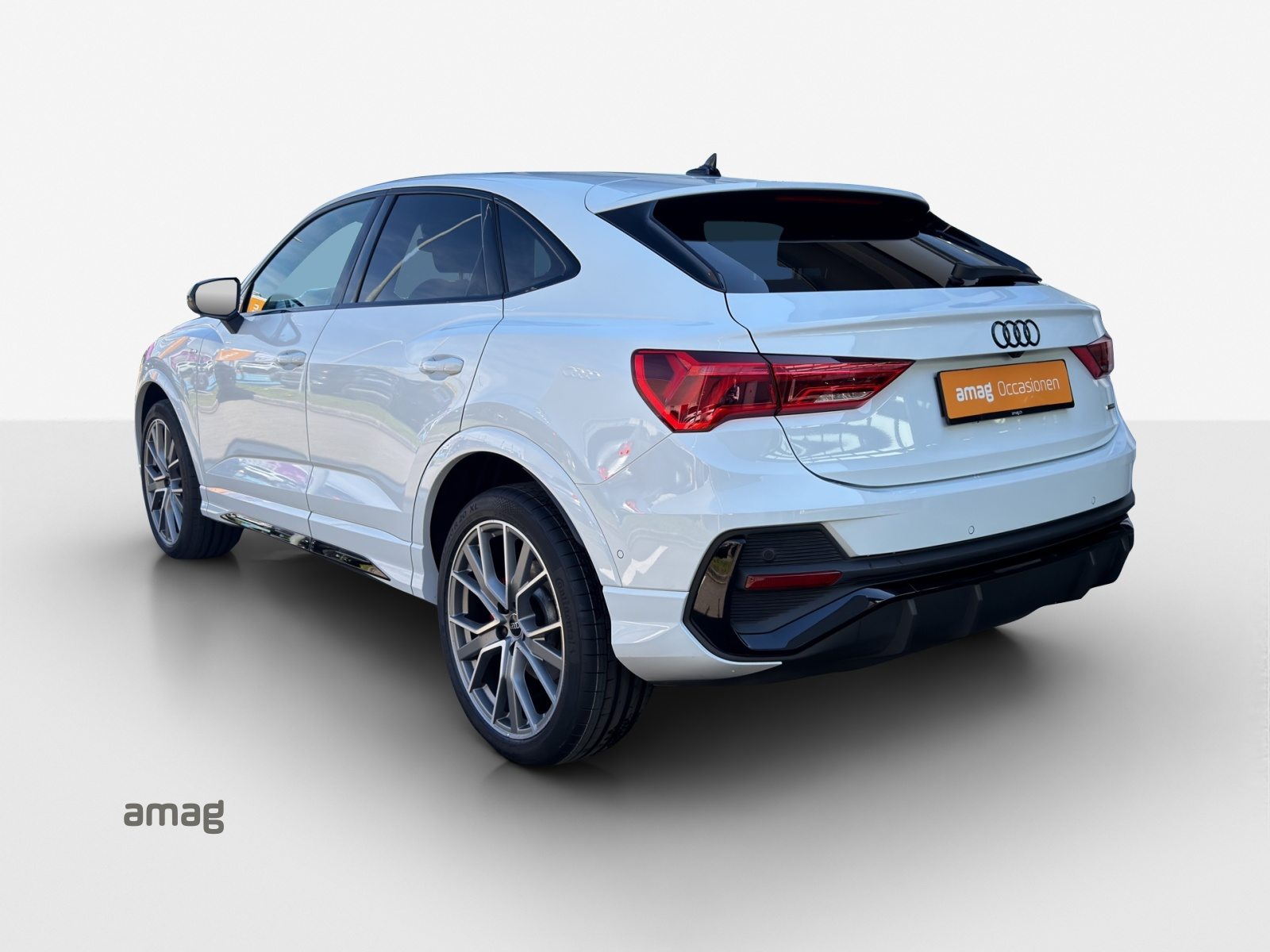 AUDI Q3 Sportback 45 TFSI S line, Petrol, Second hand / Used, Automatic - 3