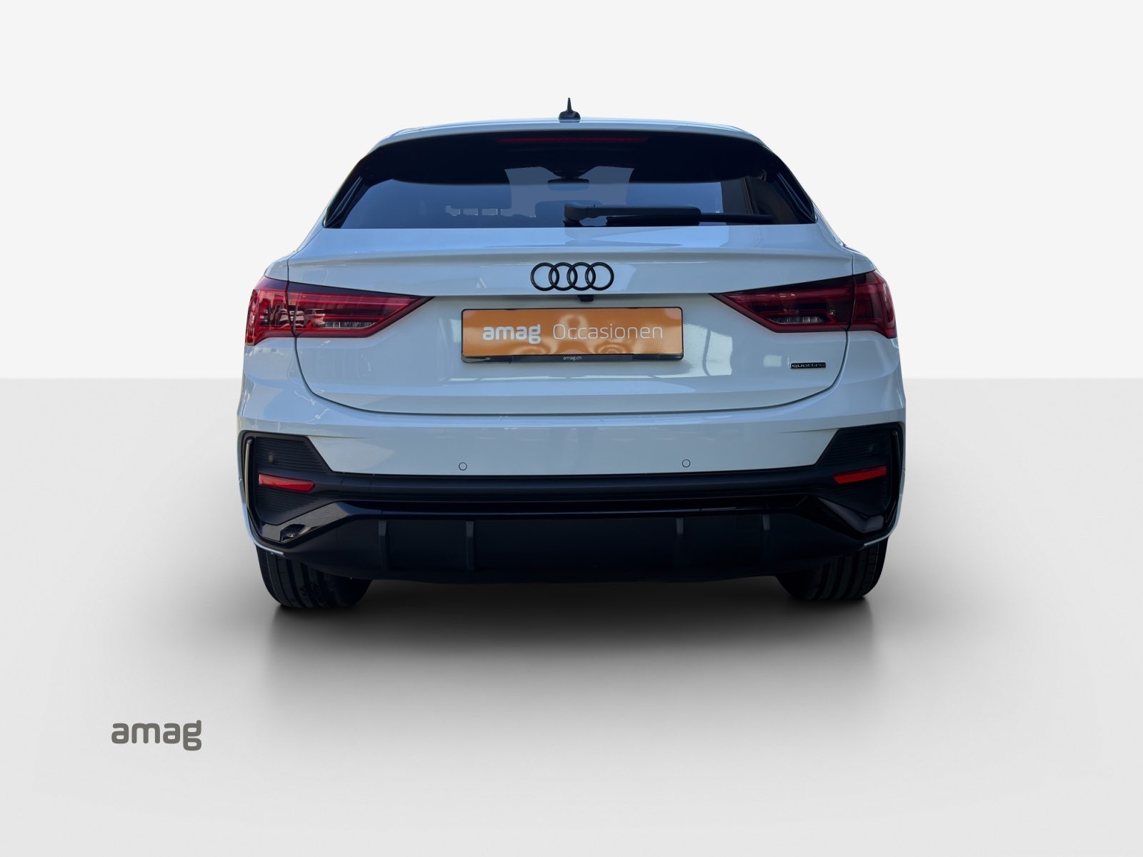 AUDI Q3 Sportback 45 TFSI S line, Petrol, Second hand / Used, Automatic - 4