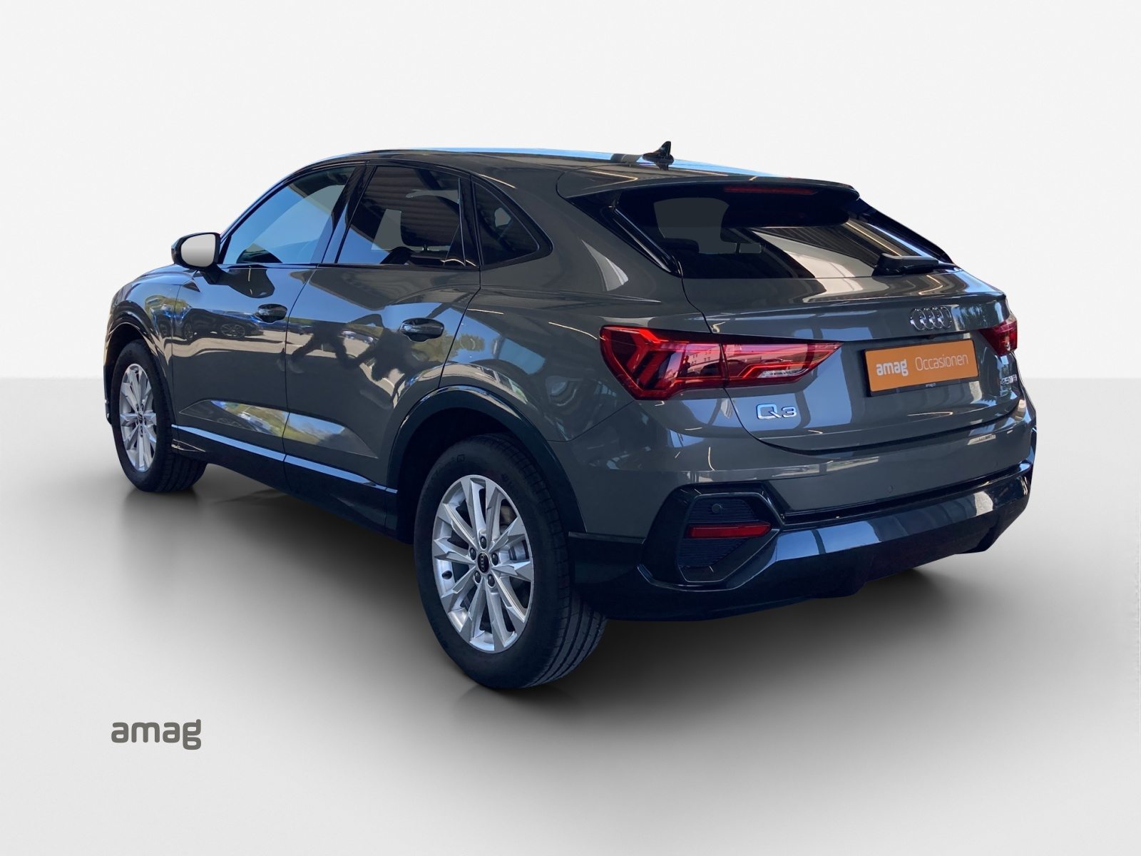 AUDI Q3 Sportback 35 TFSI Attraction, Benzin, Occasion / Gebraucht, Automatik - 3