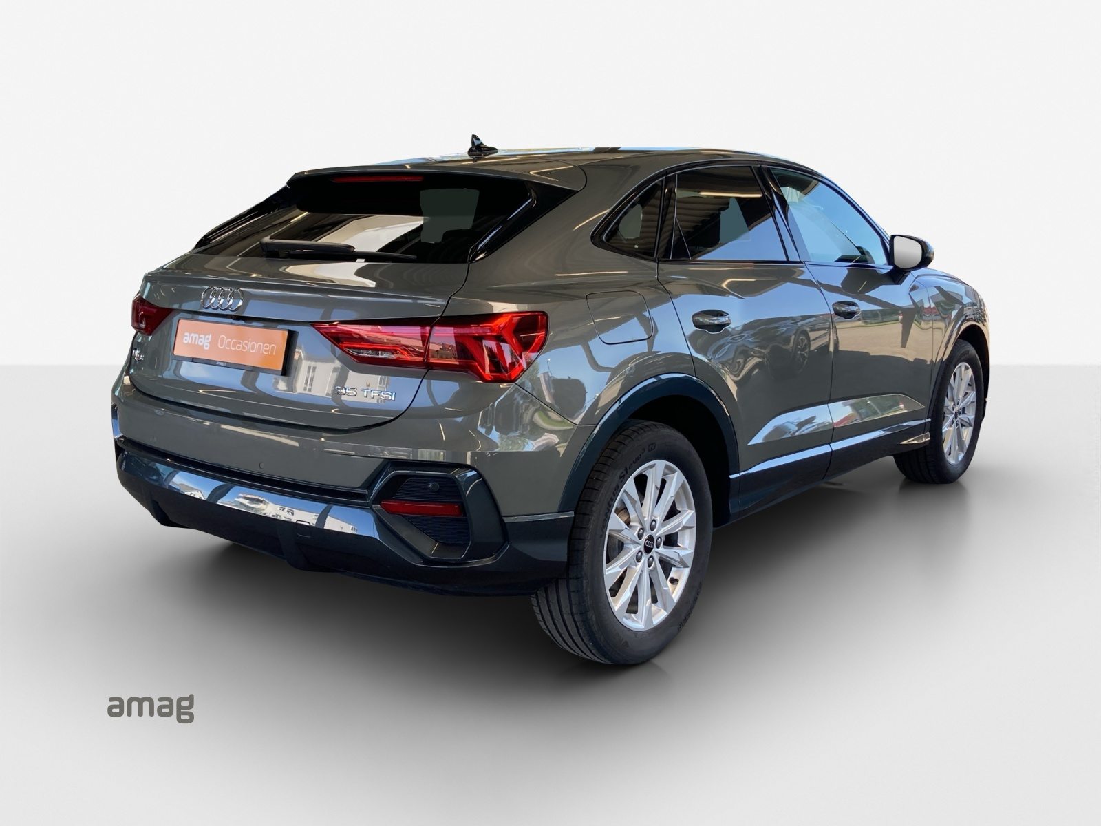 AUDI Q3 Sportback 35 TFSI Attraction, Benzin, Occasion / Gebraucht, Automatik - 5