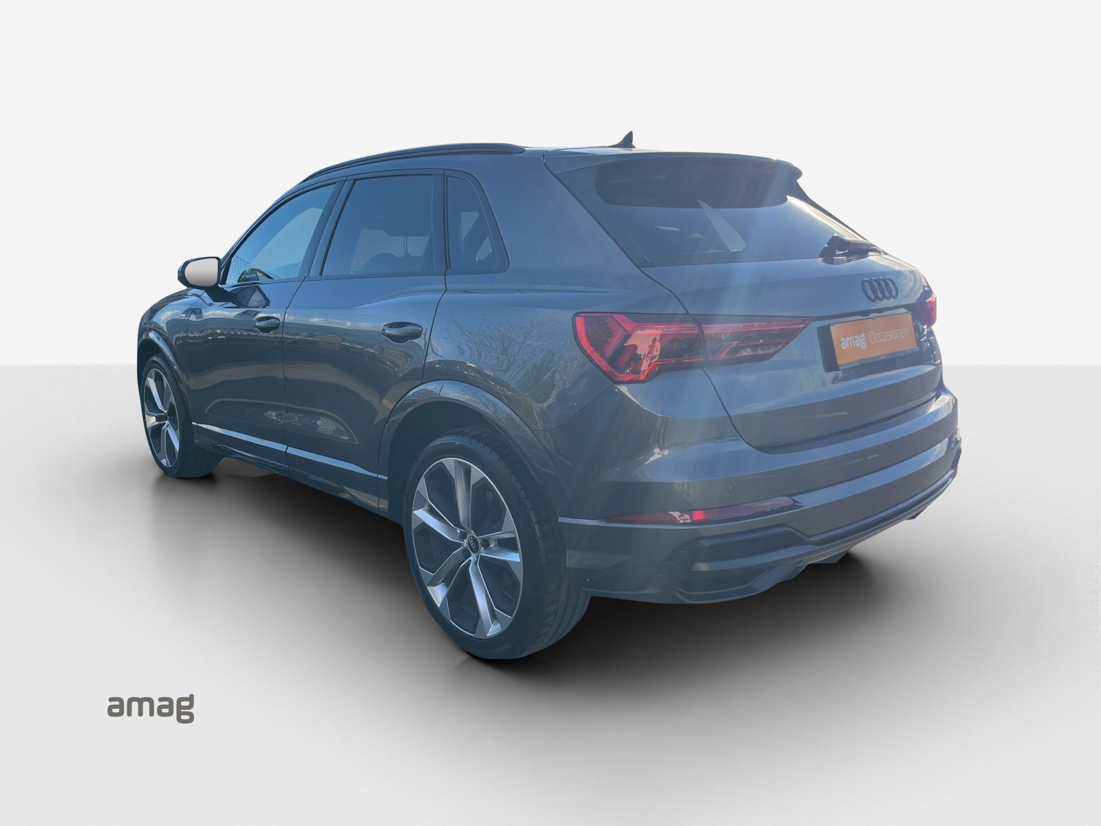 AUDI Q3 40 TFSI S line, Essence, Occasion / Utilisé, Automatique - 3