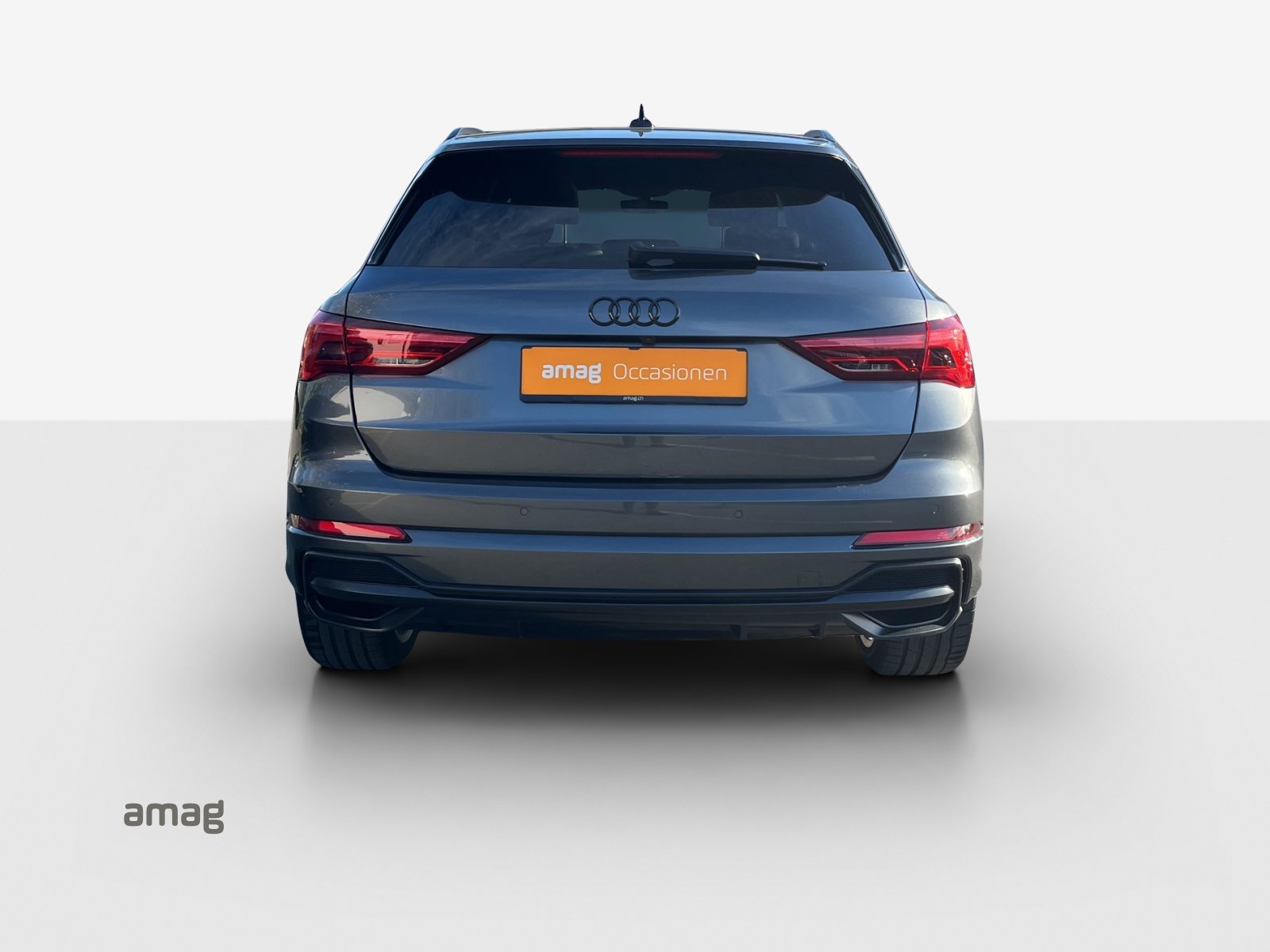 AUDI Q3 40 TFSI S line, Essence, Occasion / Utilisé, Automatique - 4
