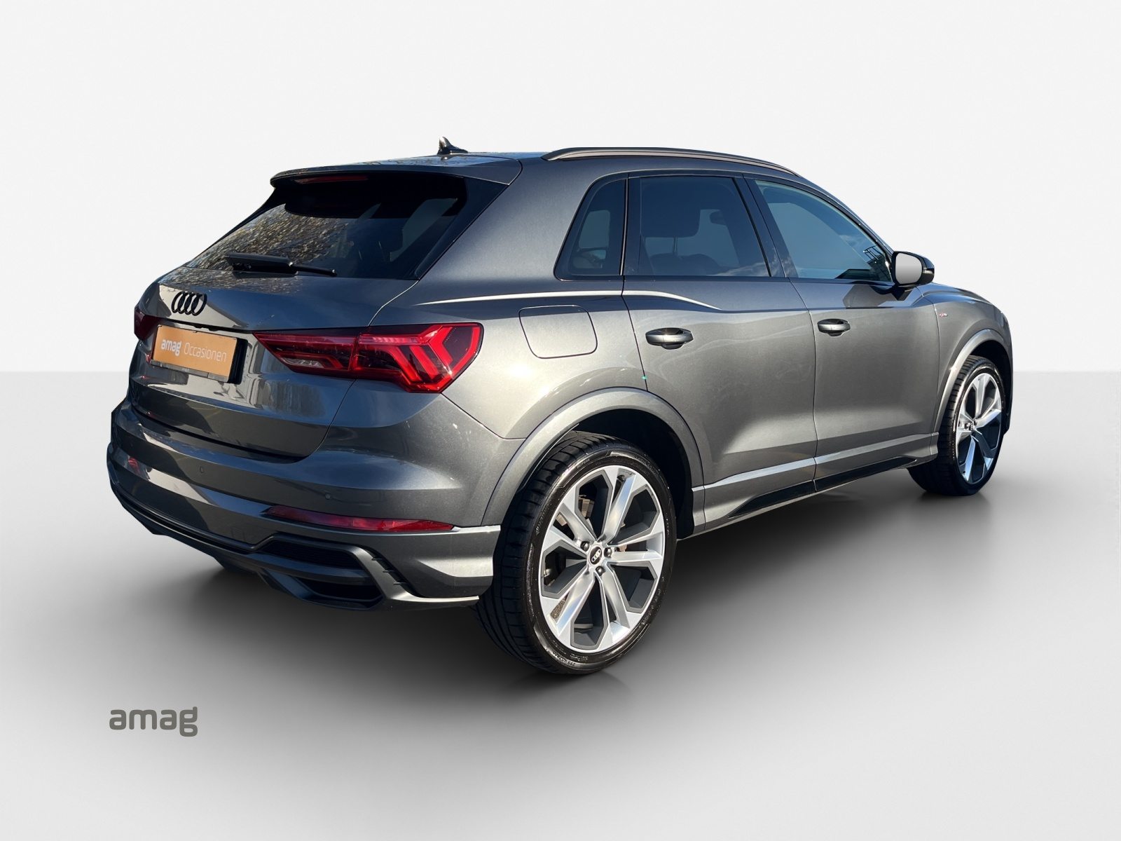 AUDI Q3 40 TFSI S line, Essence, Occasion / Utilisé, Automatique - 5