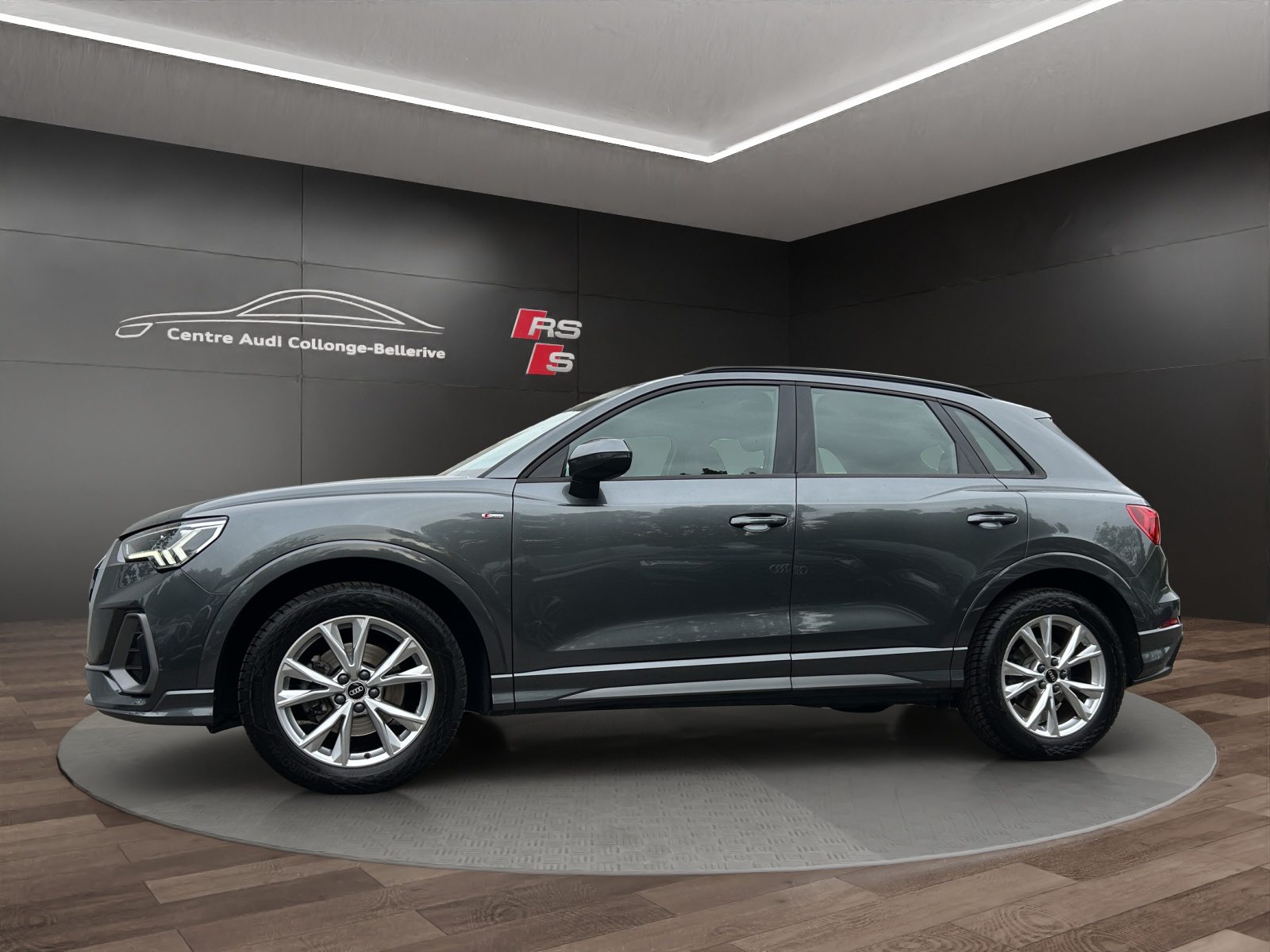 AUDI Q3 35 TFSI S line Attraction, Benzin, Occasion / Gebraucht, Automatik - 3