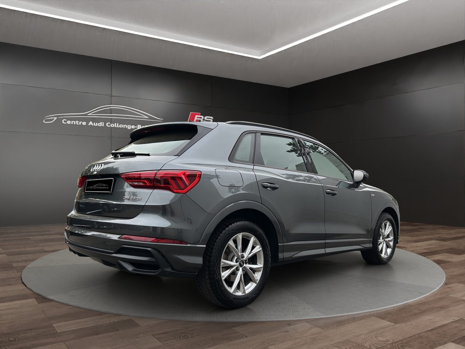AUDI Q3 35 TFSI S line Attraction, Benzin, Occasion / Gebraucht, Automatik - 6