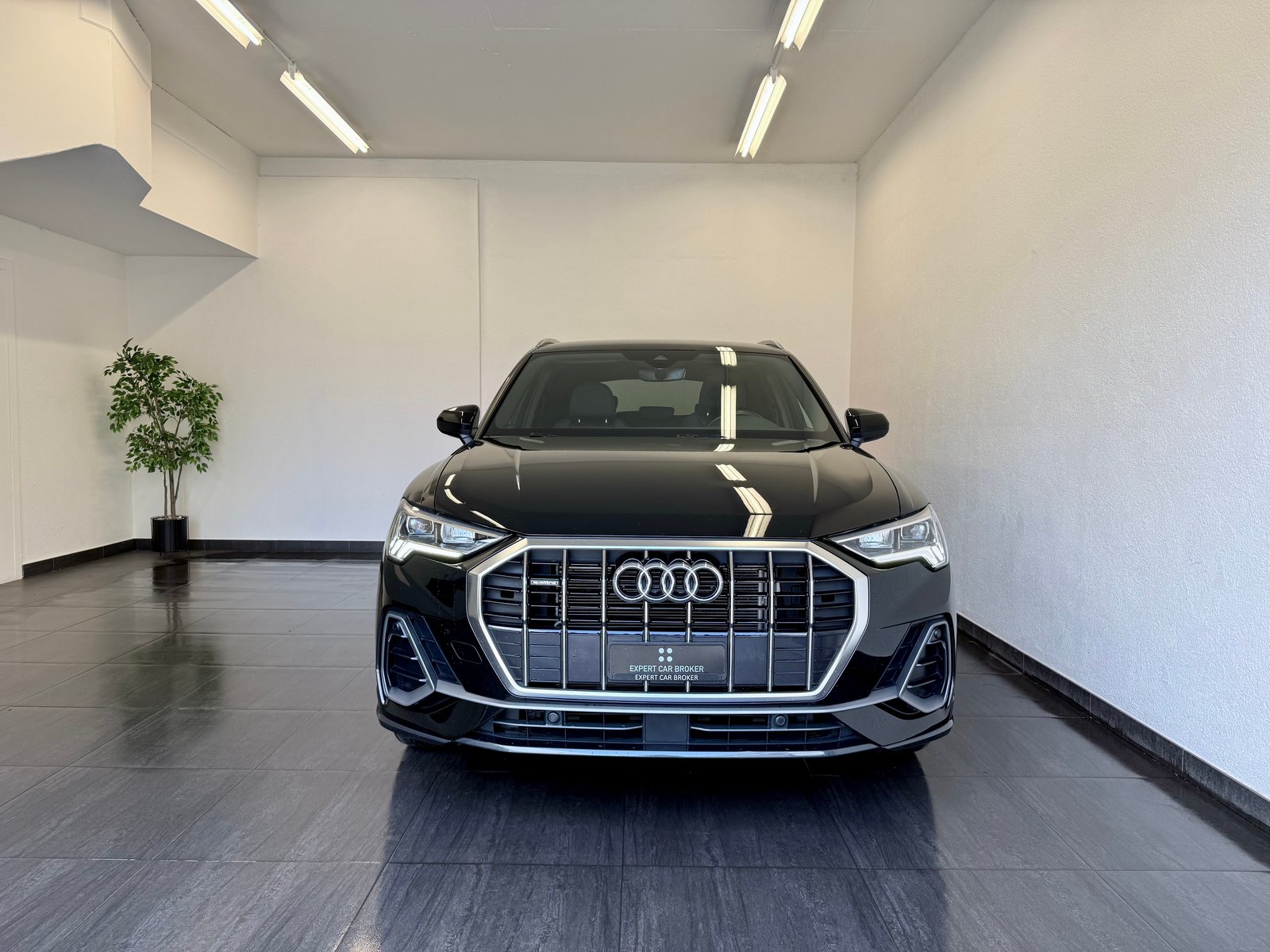 AUDI Q3 45 TFSI S line quattro S-tronic, Benzin, Occasion / Gebraucht, Automatik - 4