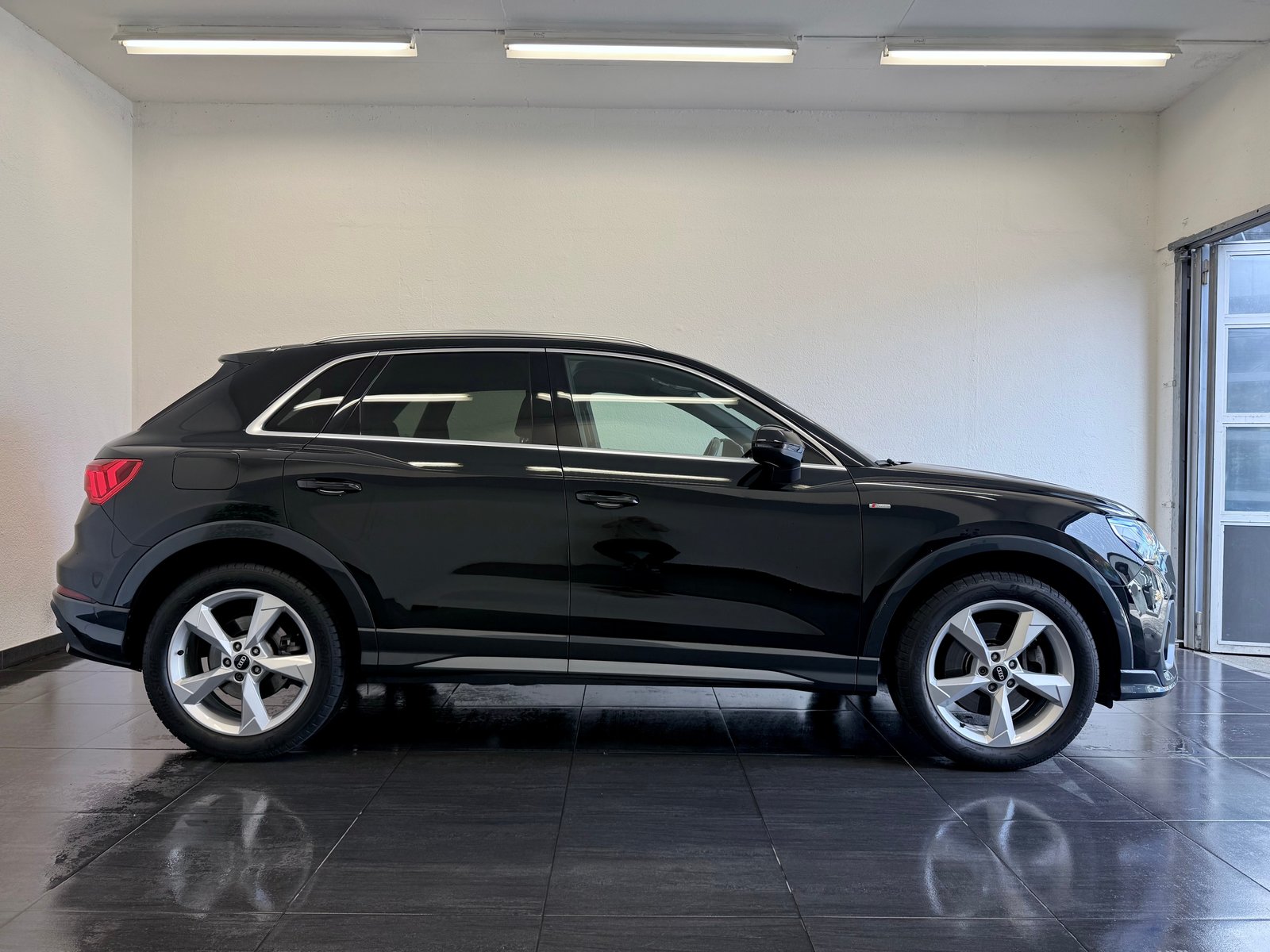 AUDI Q3 45 TFSI S line quattro S-tronic, Benzin, Occasion / Gebraucht, Automatik - 5