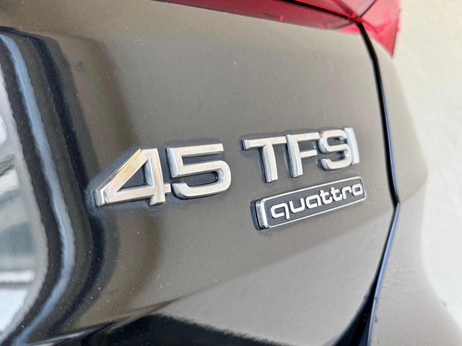 AUDI Q3 45 TFSI S line quattro S-tronic, Benzin, Occasion / Gebraucht, Automatik - 7
