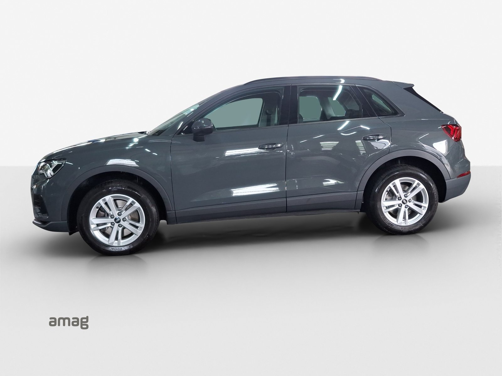 AUDI Q3 40 TDI Attraction, Diesel, Occasion / Utilisé, Automatique - 2