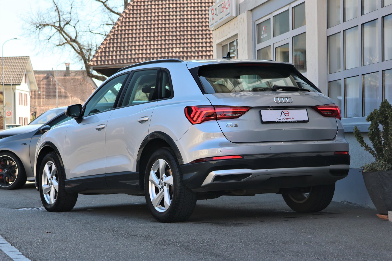 AUDI Q3 35 TDI advanced S-tronic, Diesel, Occasion / Gebraucht, Automatik - 3