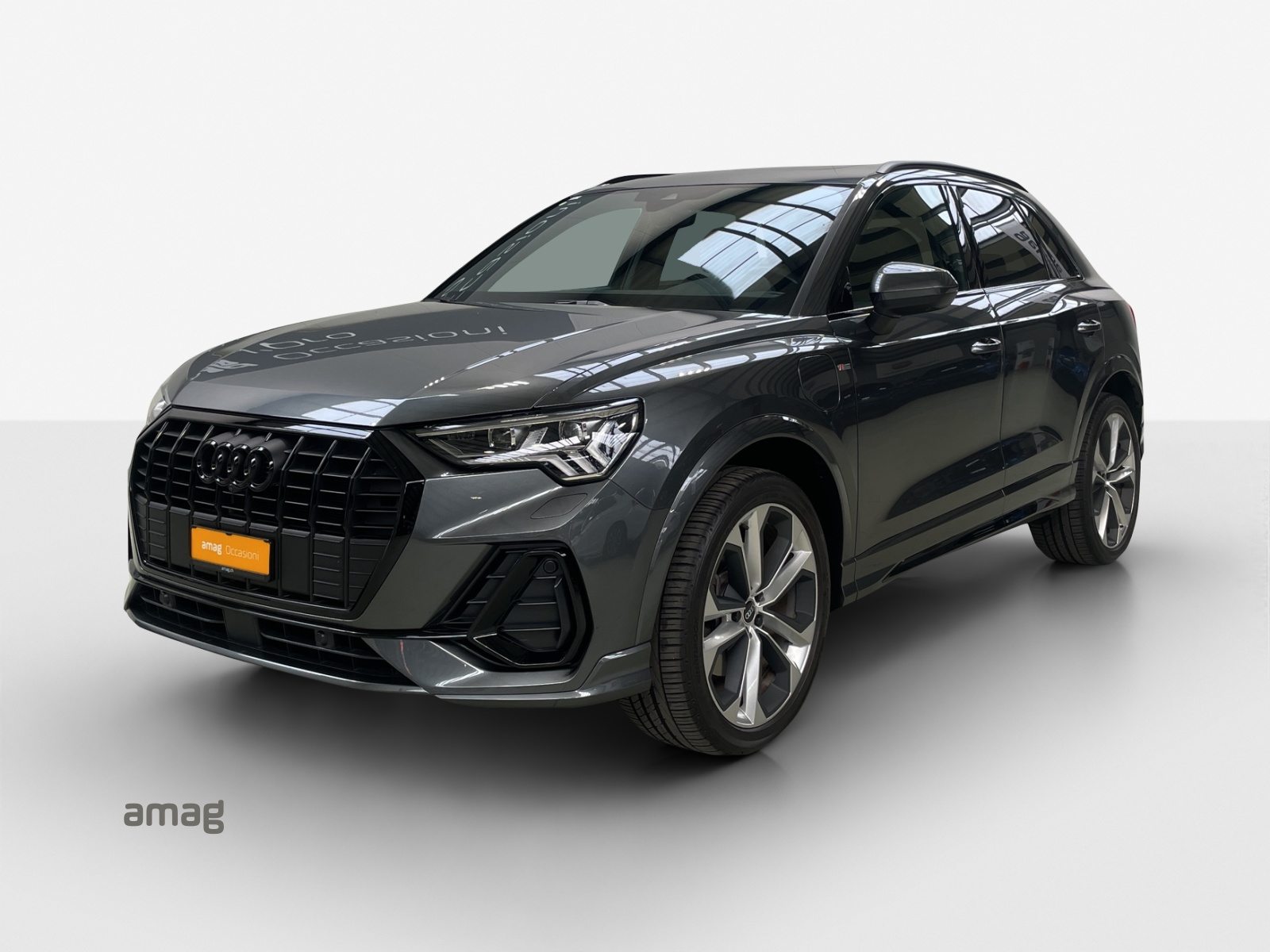 AUDI Q3 45 TFSI e S line Attraction