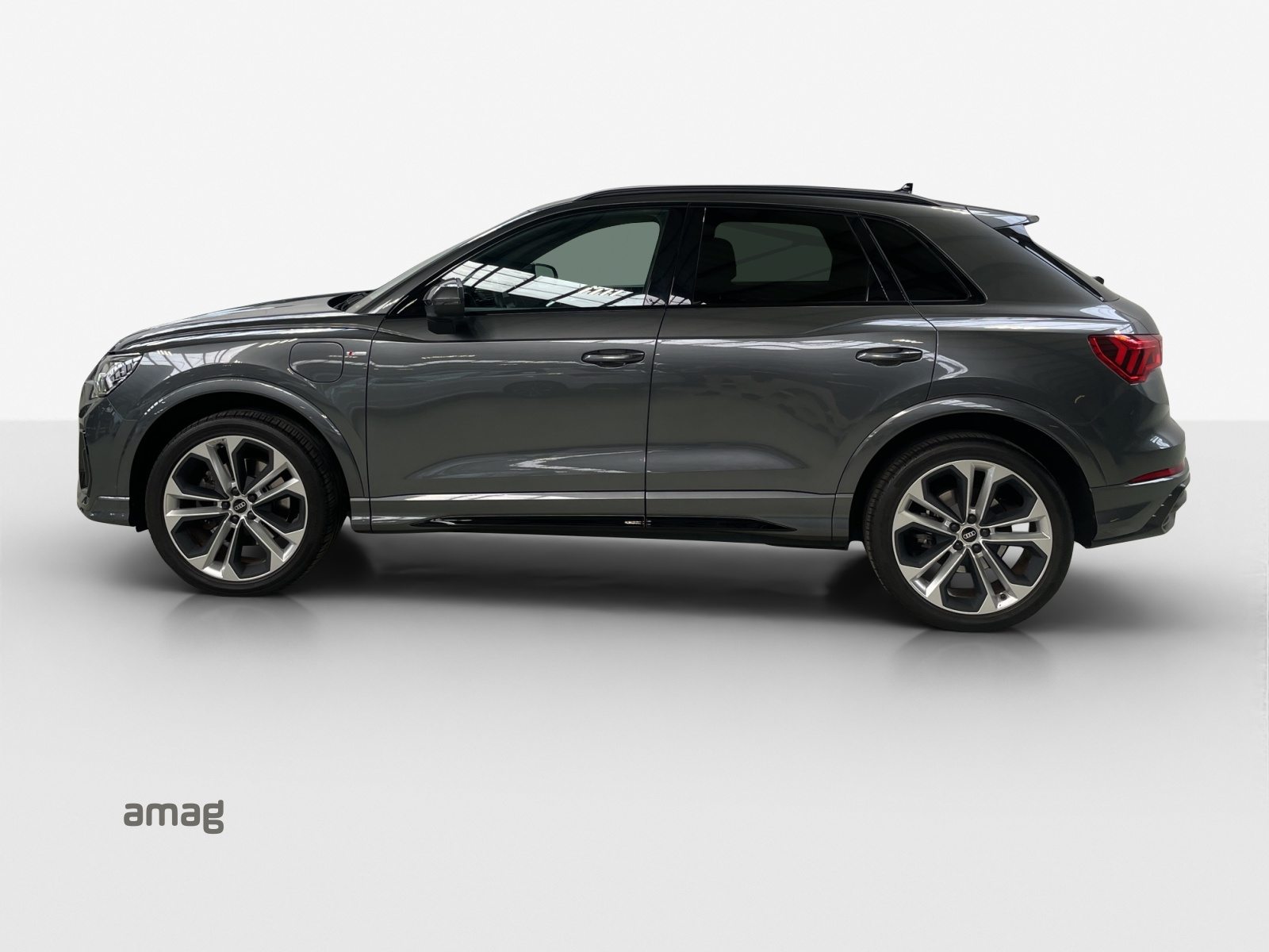 AUDI Q3 45 TFSI e S line Attraction, Hybride Intégral Essence/Électricité, Occasion / Utilisé, Automatique - 3