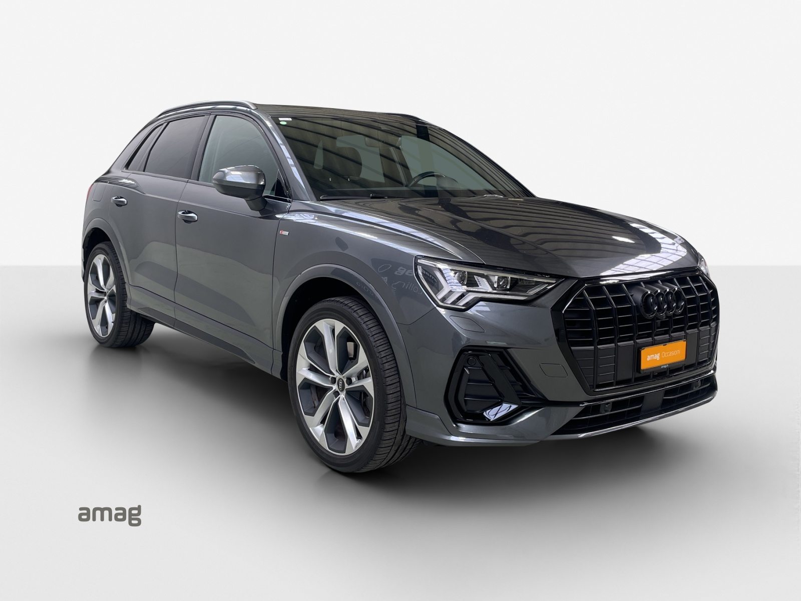 AUDI Q3 45 TFSI e S line Attraction, Voll-Hybrid Benzin/Elektro, Occasion / Gebraucht, Automatik - 7