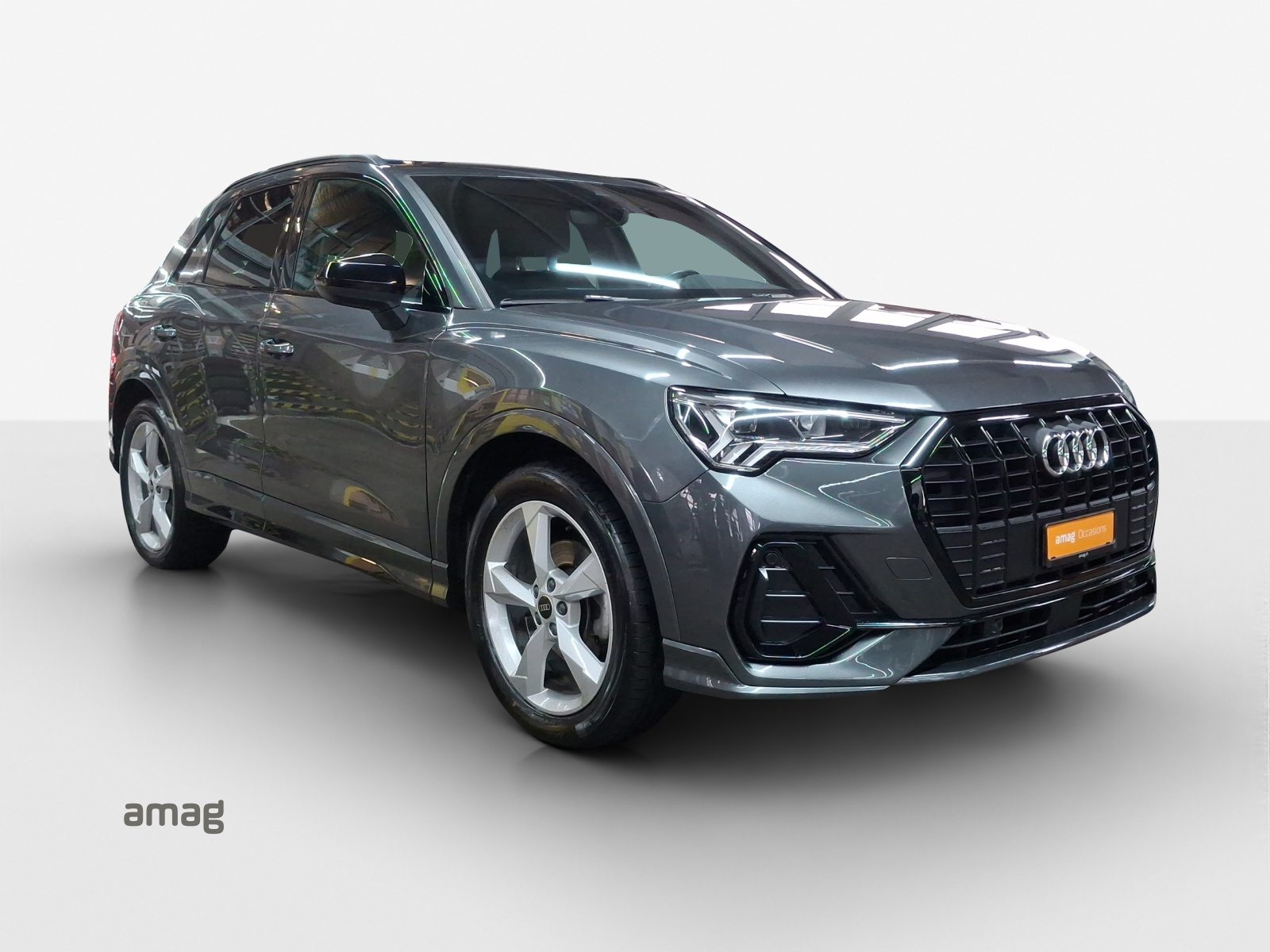 AUDI Q3 35 TFSI S line Attraction, Benzin, Occasion / Gebraucht, Automatik - 6