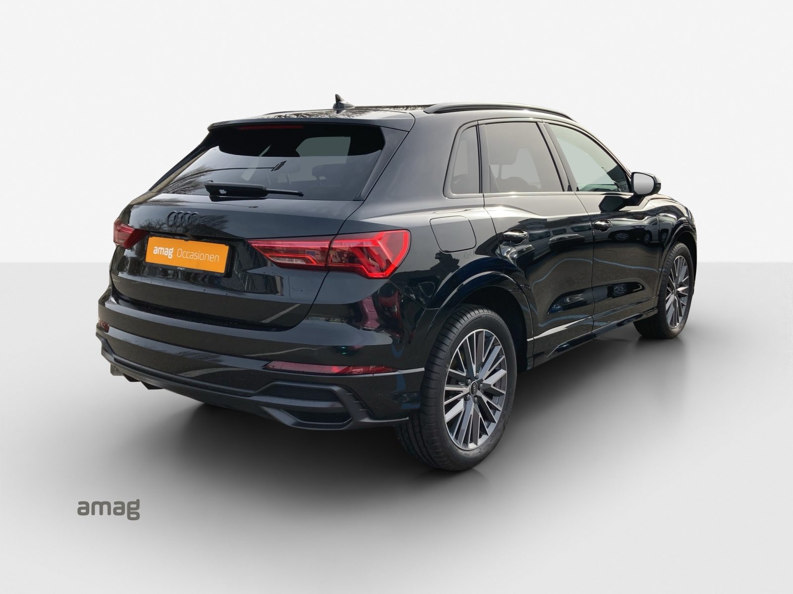 AUDI Q3 45 TFSI e S line Attraction, Hybride Intégral Essence/Électricité, Occasion / Utilisé, Automatique - 6