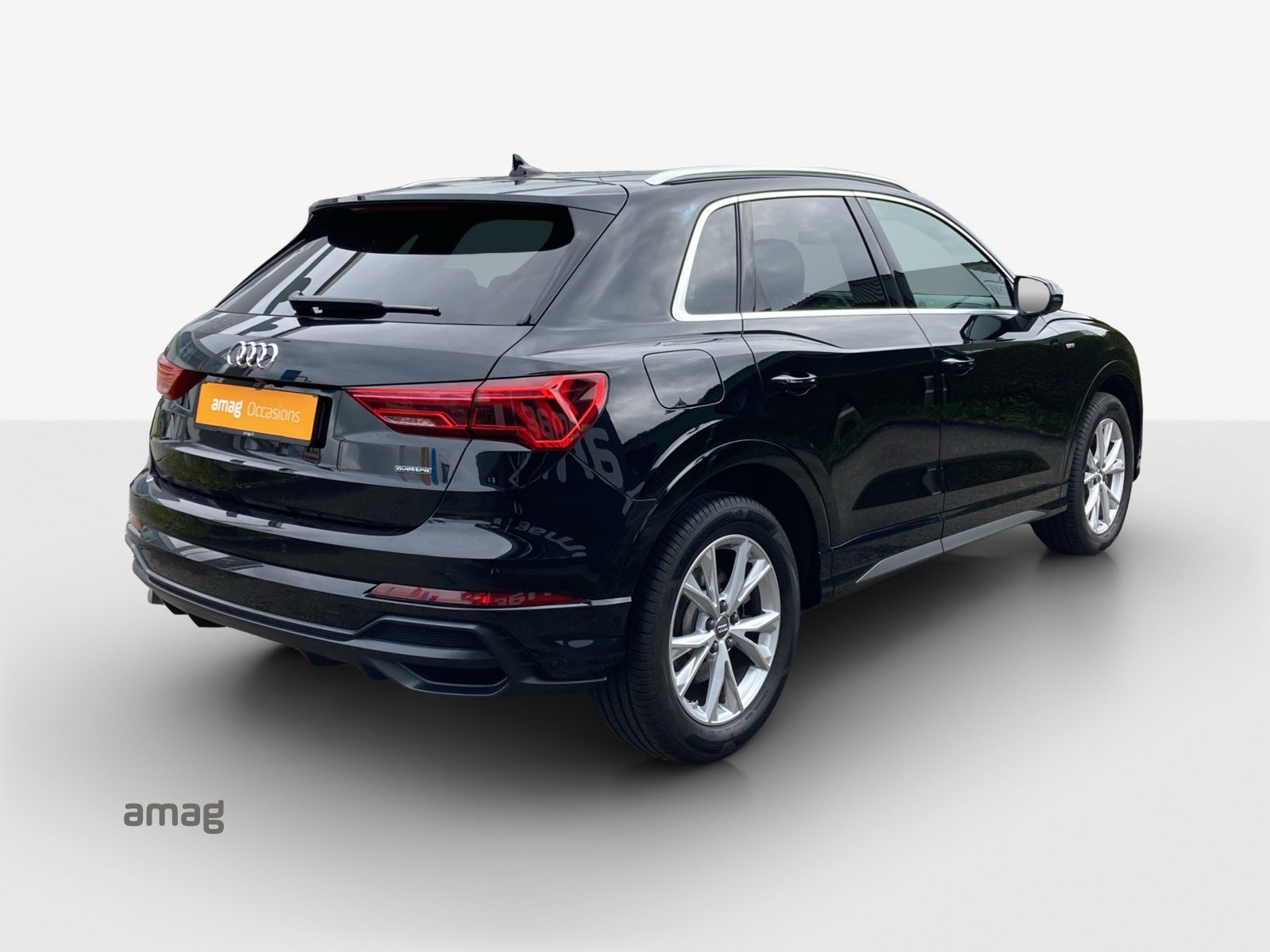 AUDI Q3 40 TFSI S line, Benzin, Occasion / Gebraucht, Automatik - 5