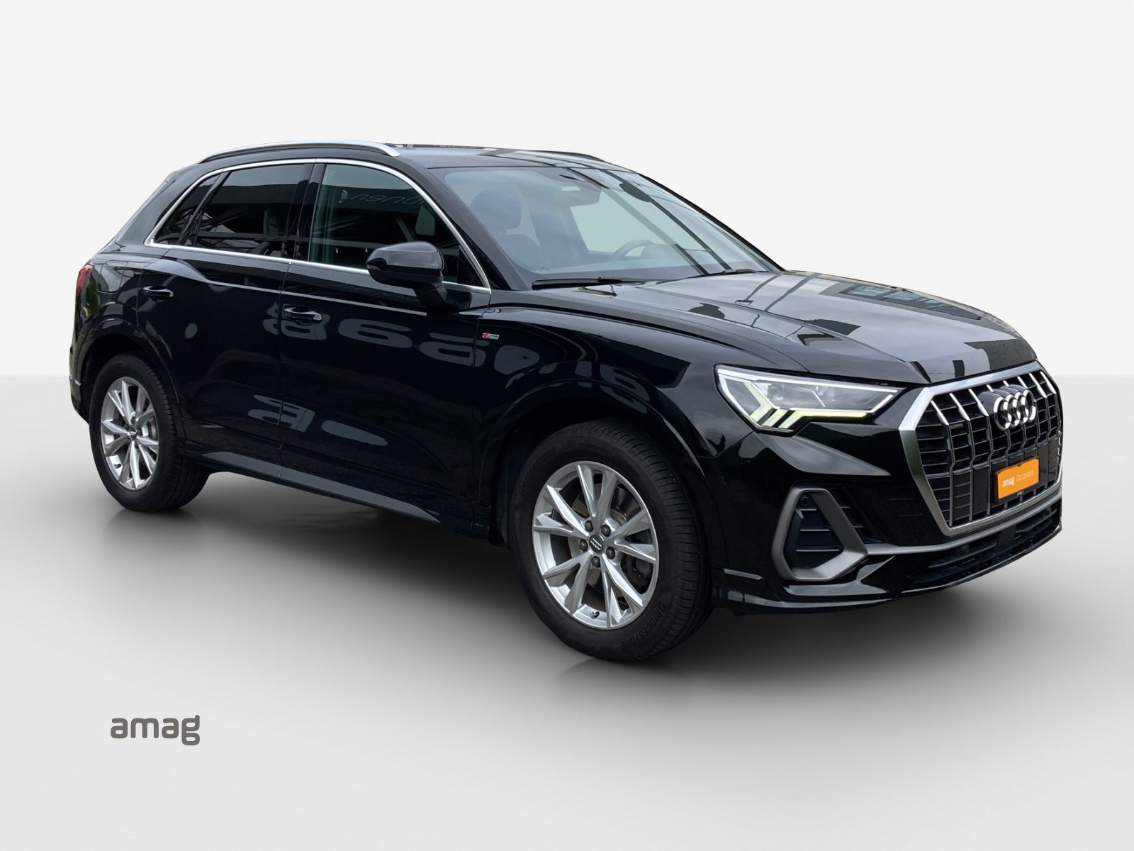AUDI Q3 40 TFSI S line, Benzin, Occasion / Gebraucht, Automatik - 6