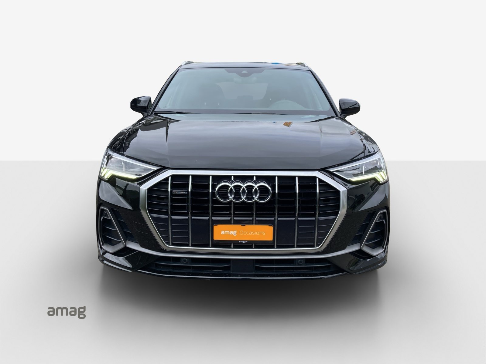AUDI Q3 40 TFSI S line, Benzin, Occasion / Gebraucht, Automatik - 7