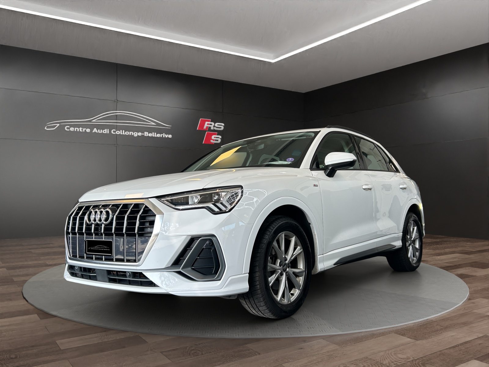 AUDI Q3 35 TFSI S line