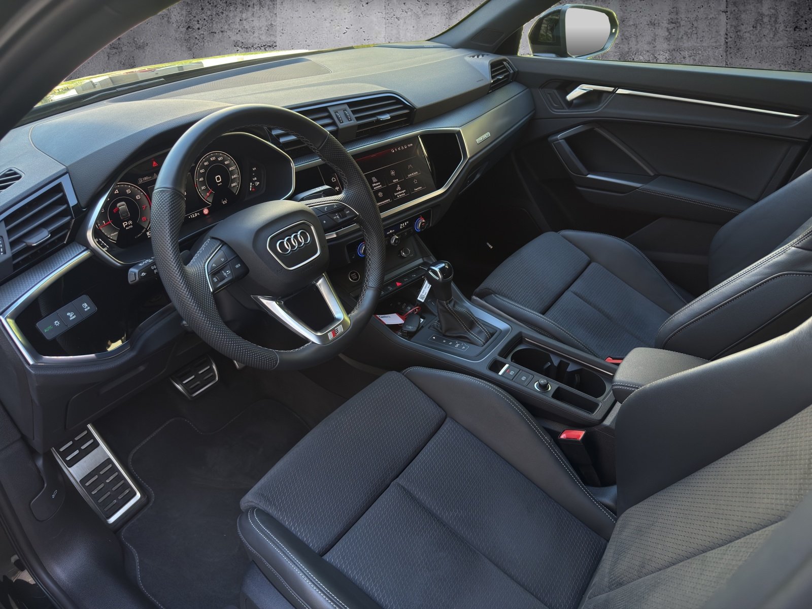 AUDI Q3 Sportback 40 TFSI S line quattro S-tronic *CH-Fahrze, Essence, Occasion / Utilisé, Automatique - 7