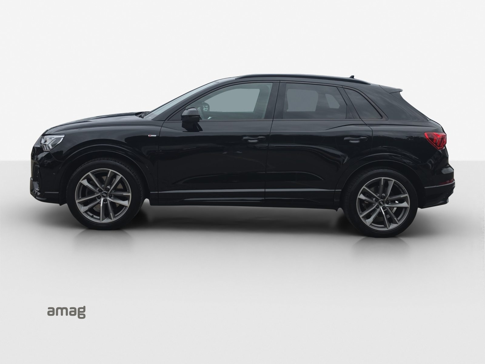 AUDI Q3 45 TFSI S line, Essence, Occasion / Utilisé, Automatique - 2