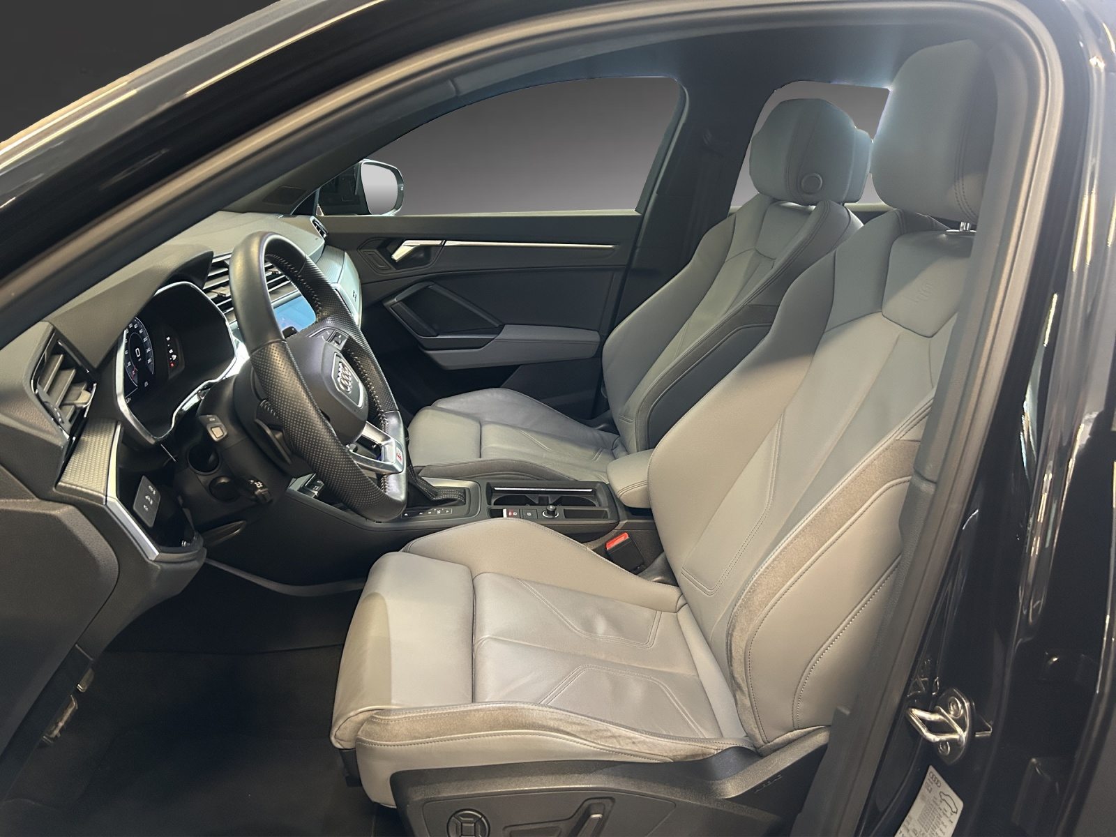 AUDI Q3 Sportback 45 TFSI S line, Benzin, Occasion / Gebraucht, Automatik - 6