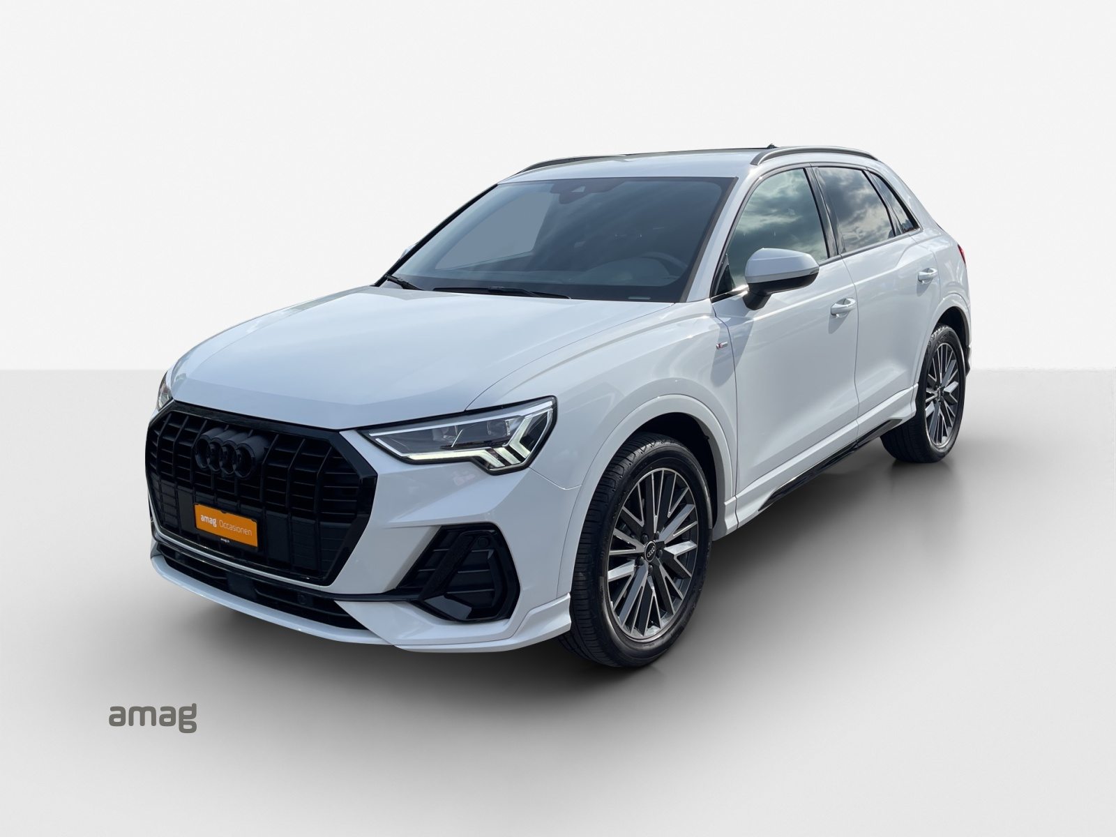 AUDI Q3 35 TFSI S line Attraction