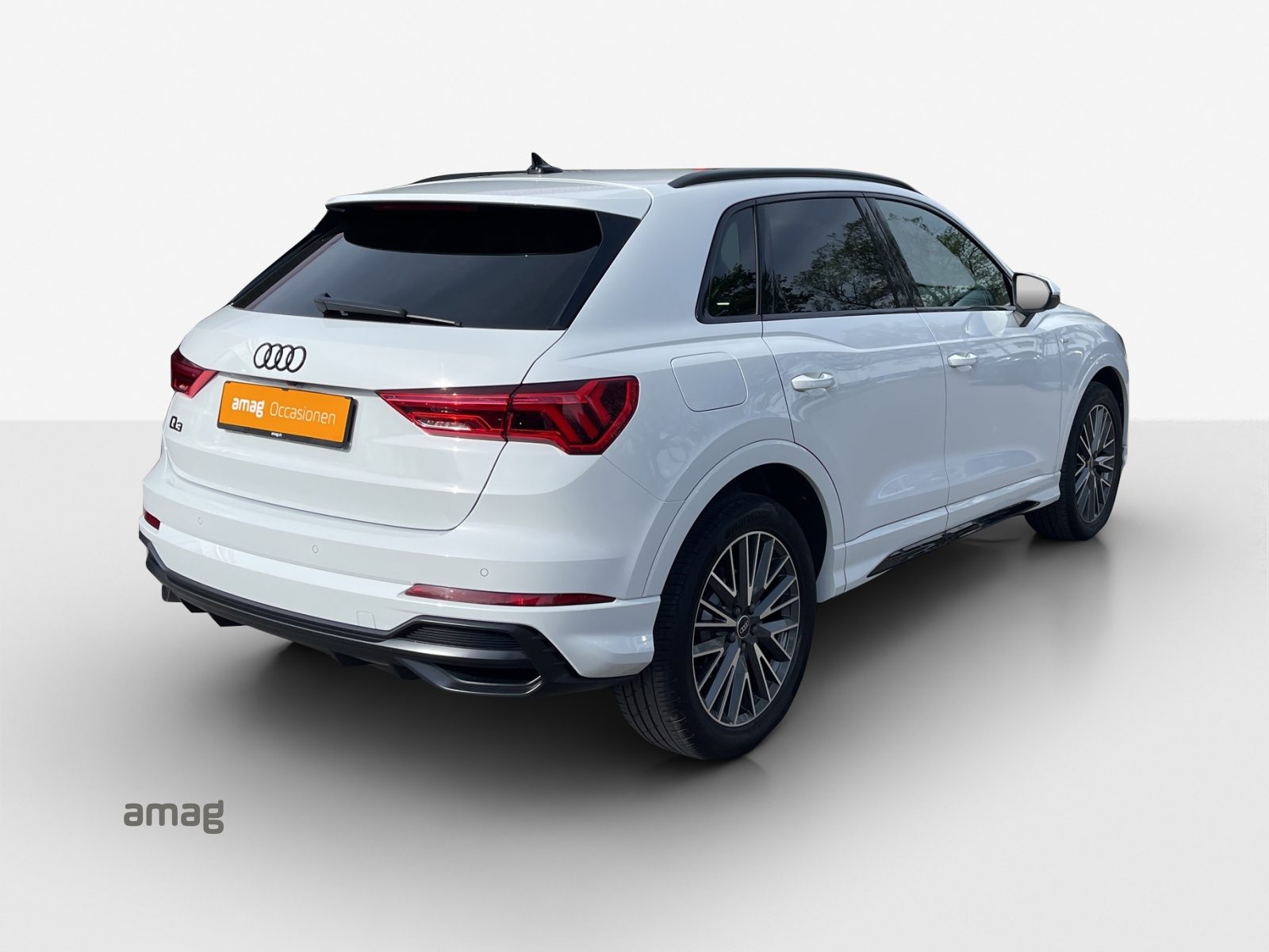 AUDI Q3 35 TFSI S line Attraction, Petrol, Second hand / Used, Automatic - 5