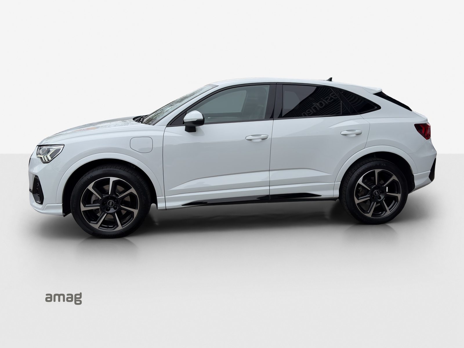 AUDI Q3 Sportback 45 TFSI e S line Attraction, Voll-Hybrid Benzin/Elektro, Occasion / Gebraucht, Automatik - 2