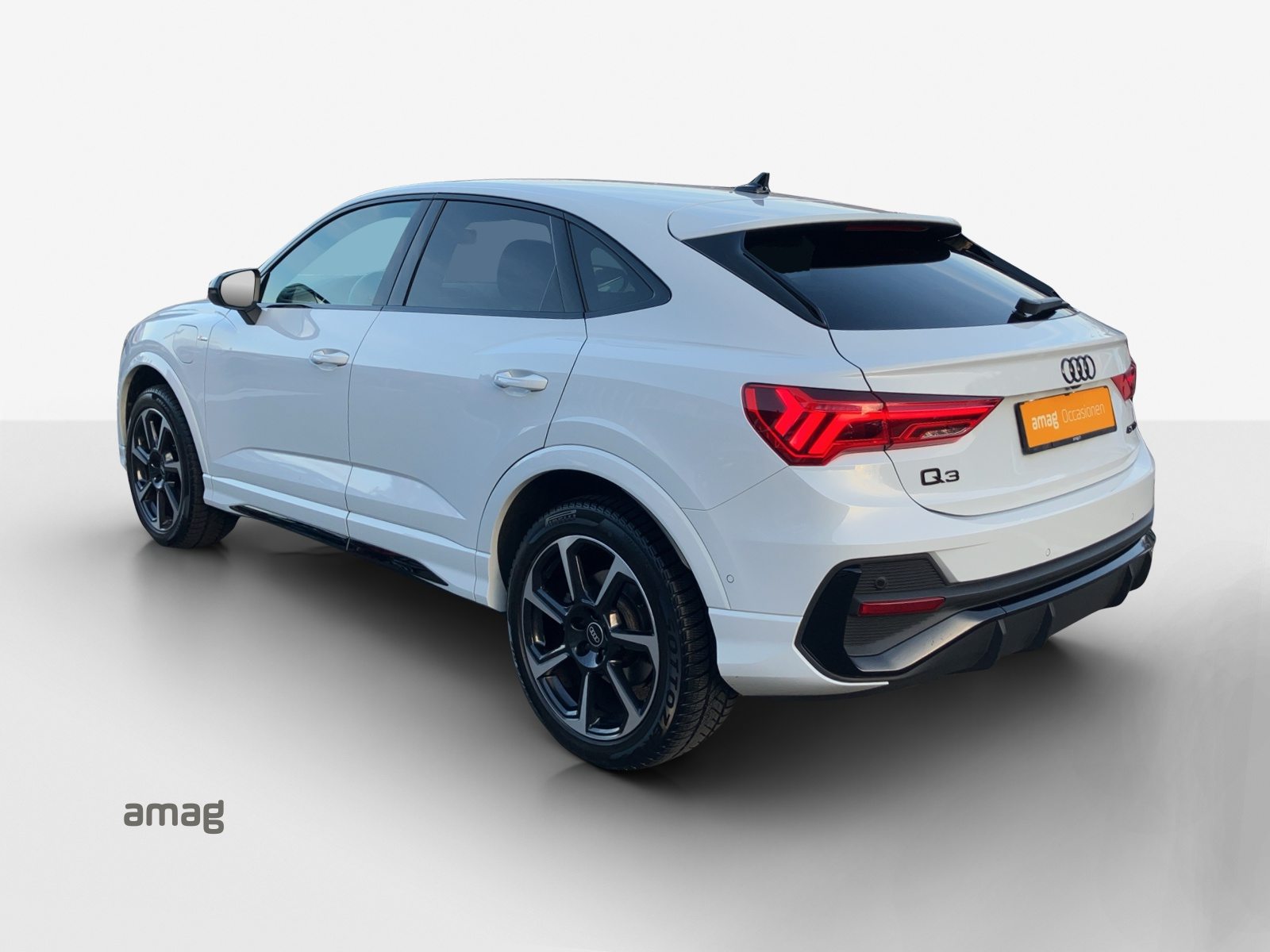 AUDI Q3 Sportback 45 TFSI e S line Attraction, Full-Hybrid Petrol/Electric, Second hand / Used, Automatic - 4