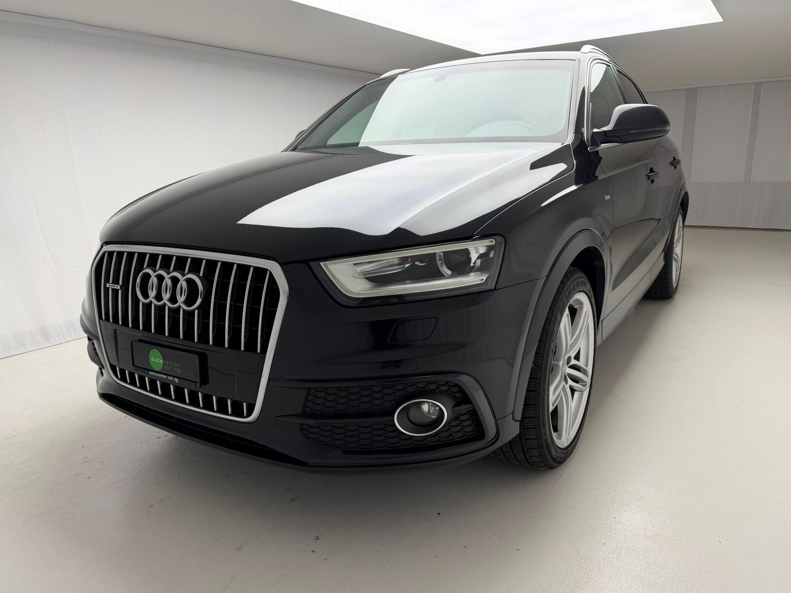 AUDI Q3 2.0 TDI quattro S-tronic, Diesel, Second hand / Used, Automatic - 2