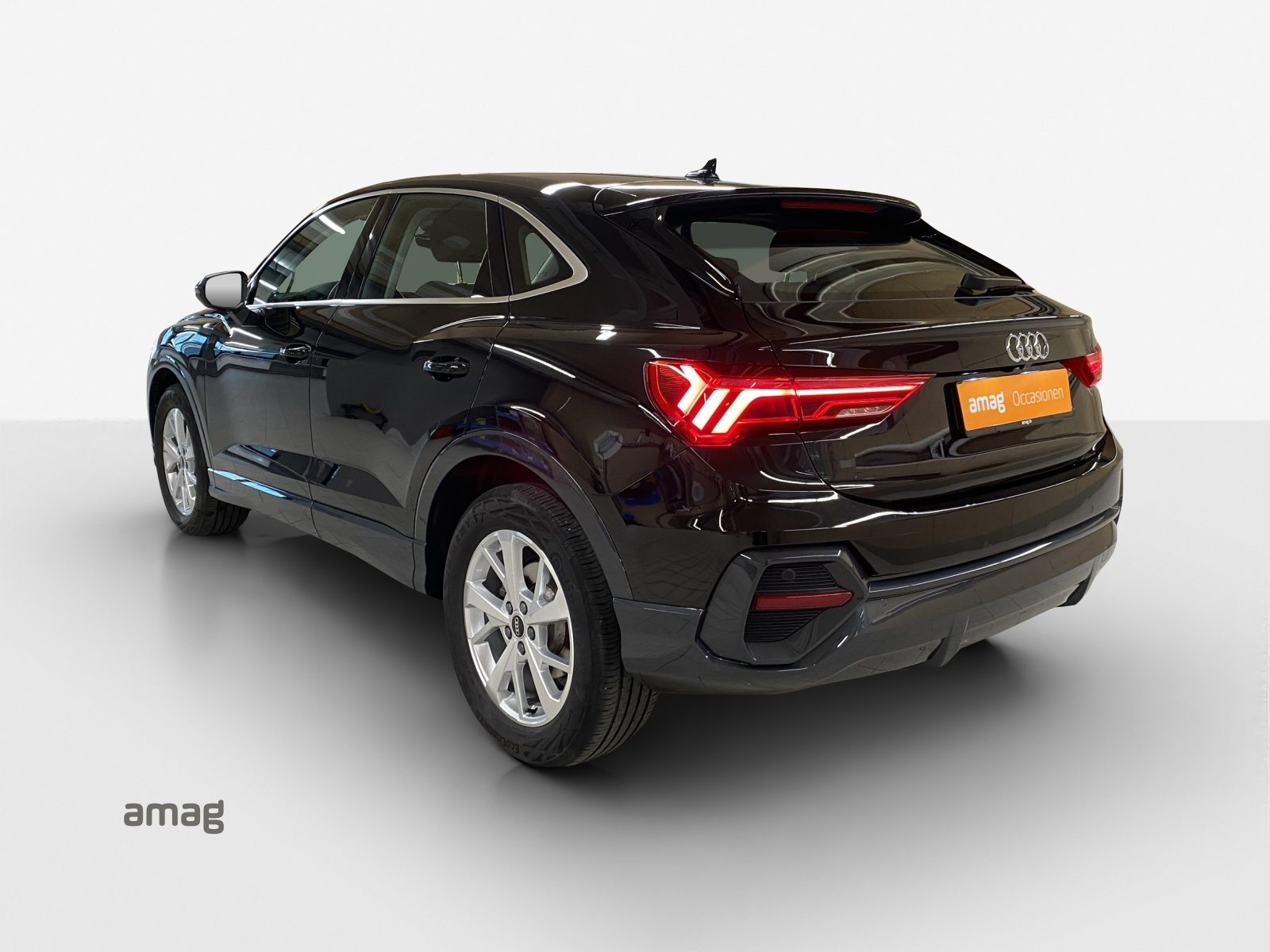 AUDI Q3 Sportback 35 TFSI Attraction, Benzin, Occasion / Gebraucht, Automatik - 2