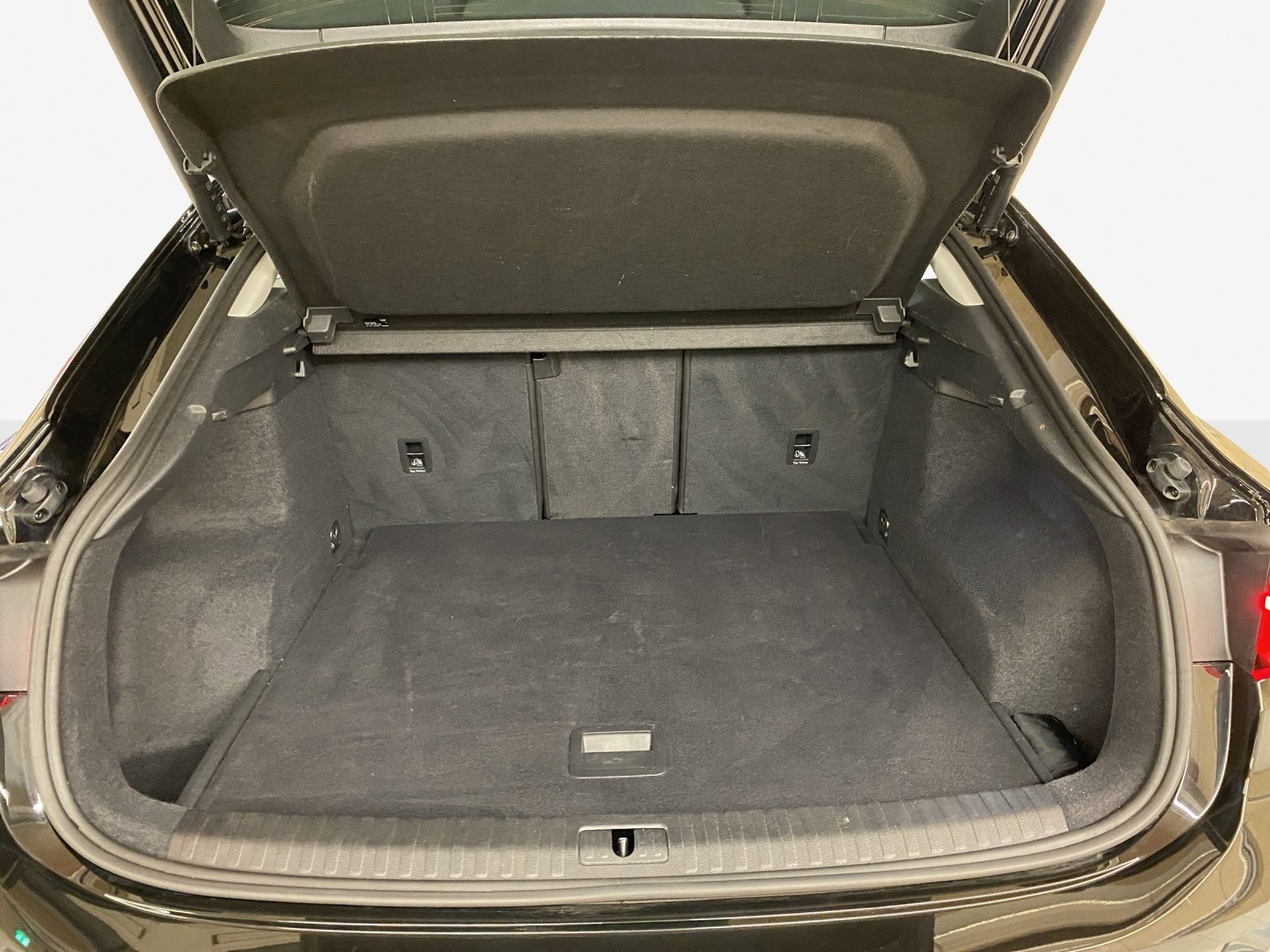 AUDI Q3 Sportback 35 TFSI Attraction, Benzin, Occasion / Gebraucht, Automatik - 5