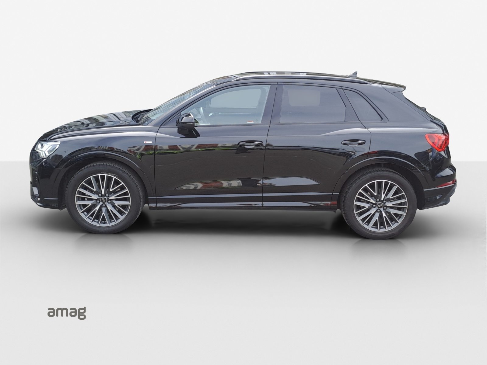AUDI Q3 40 TFSI S line, Benzin, Occasion / Gebraucht, Automatik - 2