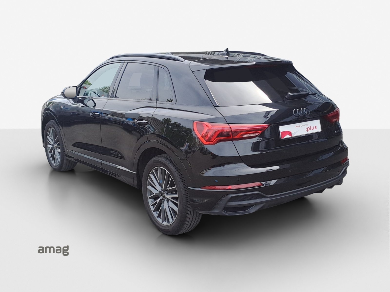 AUDI Q3 40 TFSI S line, Benzin, Occasion / Gebraucht, Automatik - 3