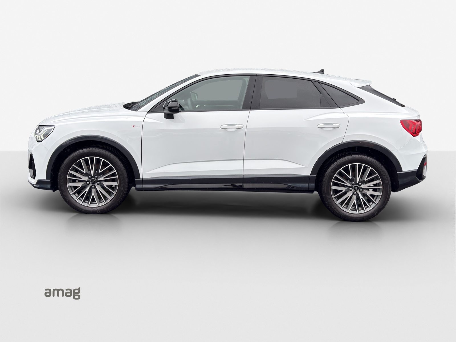 AUDI Q3 Sportback 40 TFSI S line, Benzin, Occasion / Gebraucht, Automatik - 2