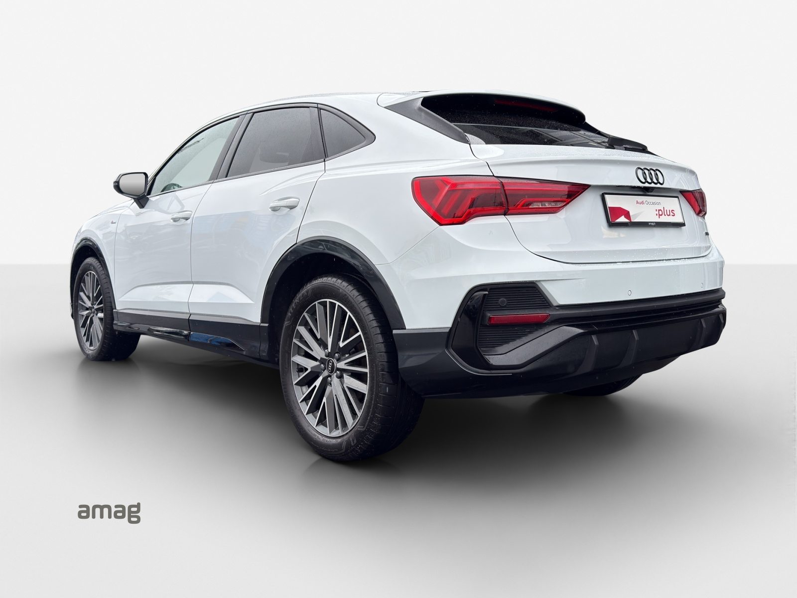AUDI Q3 Sportback 40 TFSI S line, Benzin, Occasion / Gebraucht, Automatik - 3