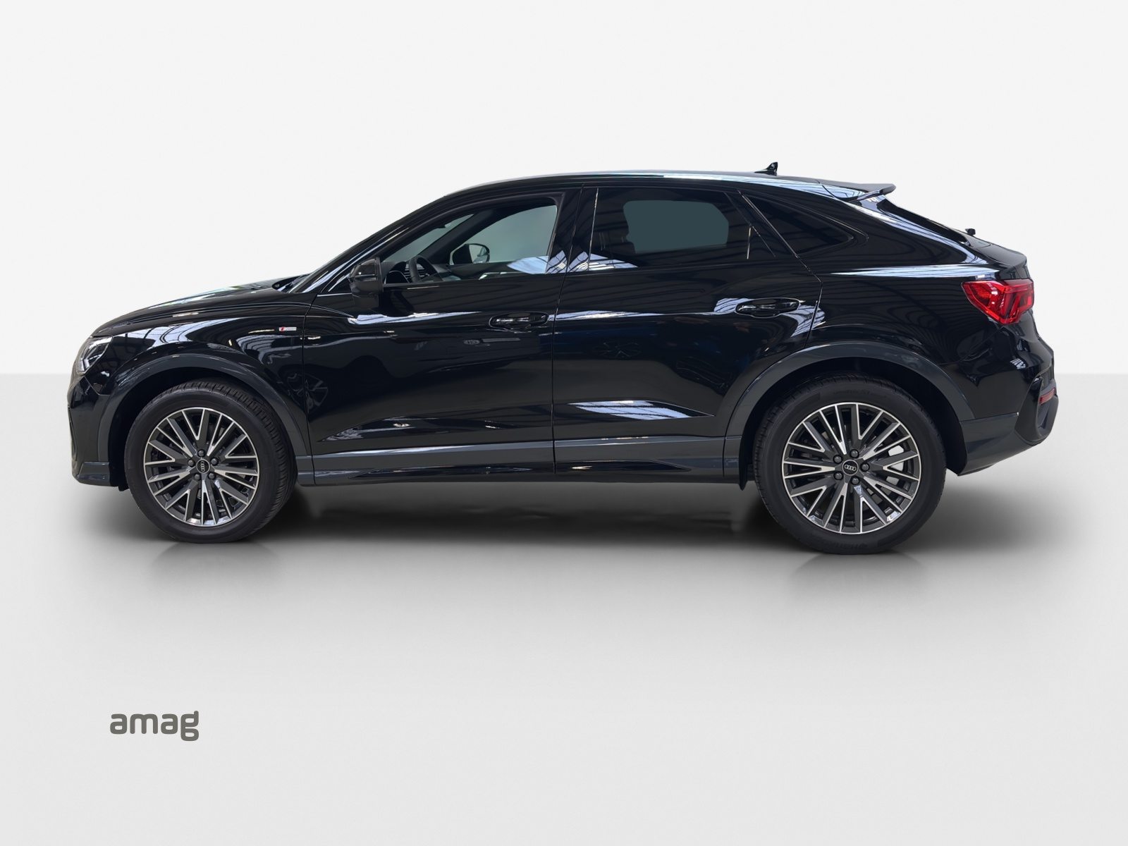 AUDI Q3 Sportback 40 TFSI S line, Benzin, Occasion / Gebraucht, Automatik - 2