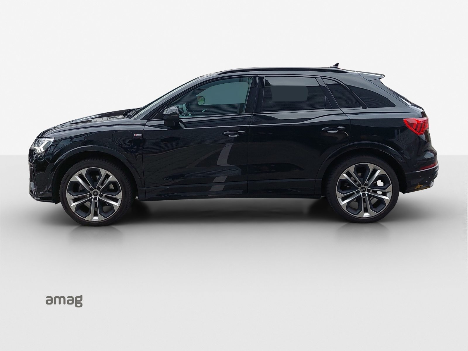 AUDI Q3 45 TFSI e S line Attraction, Full-Hybrid Petrol/Electric, Second hand / Used, Automatic - 3