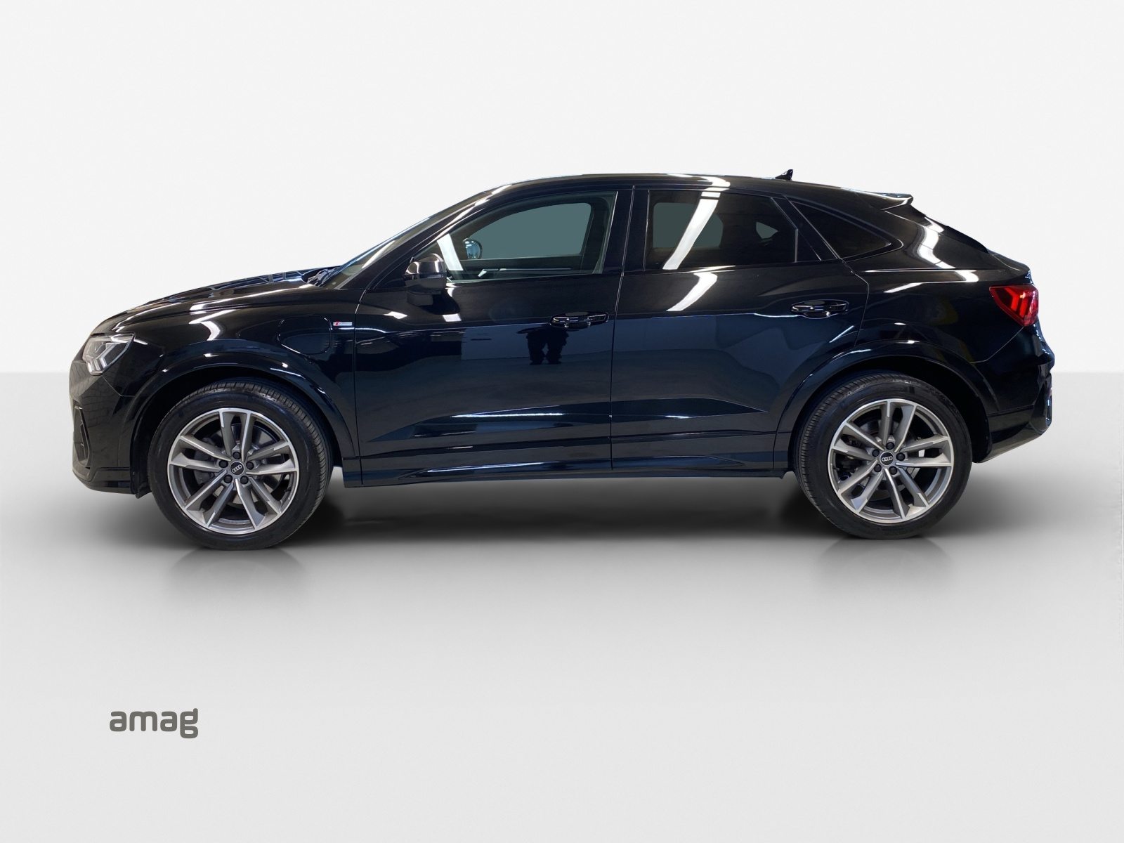 AUDI Q3 Sportback 45 TFSI e S line Attraction, Hybride Intégral Essence/Électricité, Occasion / Utilisé, Automatique - 2