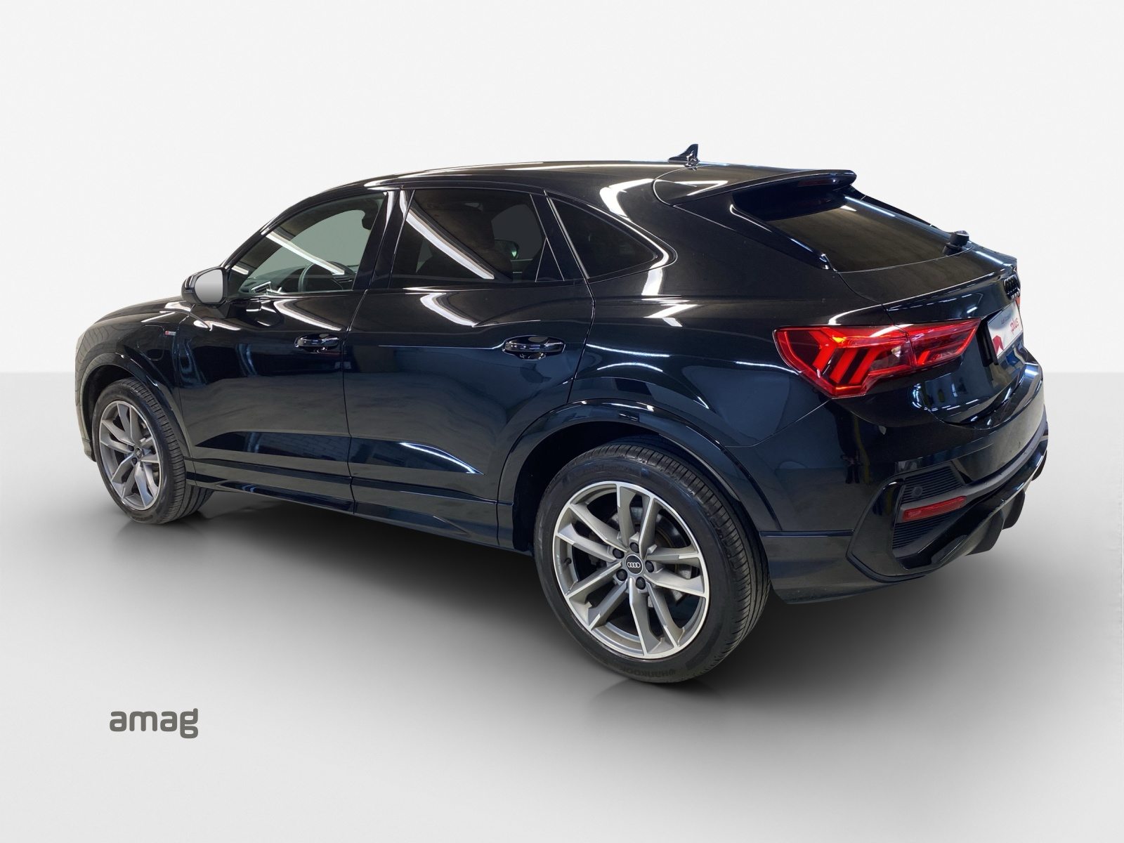 AUDI Q3 Sportback 45 TFSI e S line Attraction, Hybride Intégral Essence/Électricité, Occasion / Utilisé, Automatique - 3