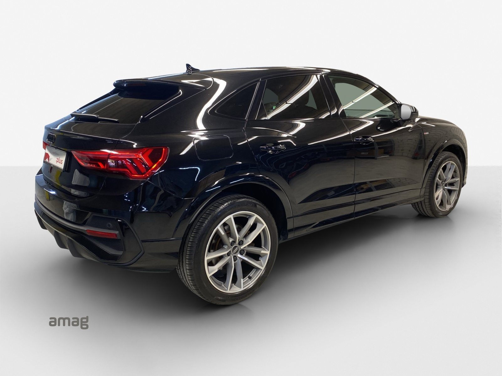 AUDI Q3 Sportback 45 TFSI e S line Attraction, Hybride Intégral Essence/Électricité, Occasion / Utilisé, Automatique - 5